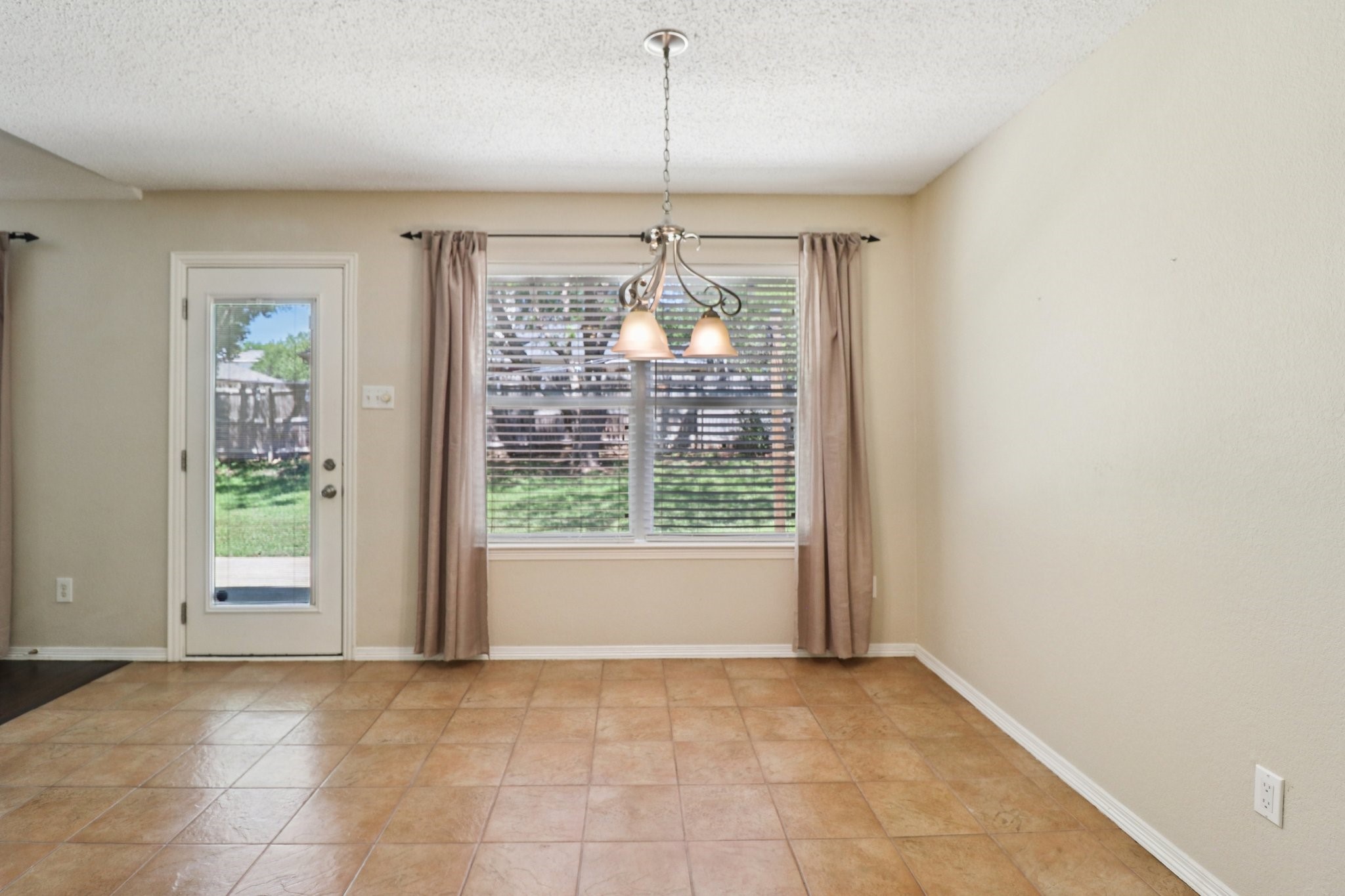 5007 Ivycrest Trail Arlington TX 76017