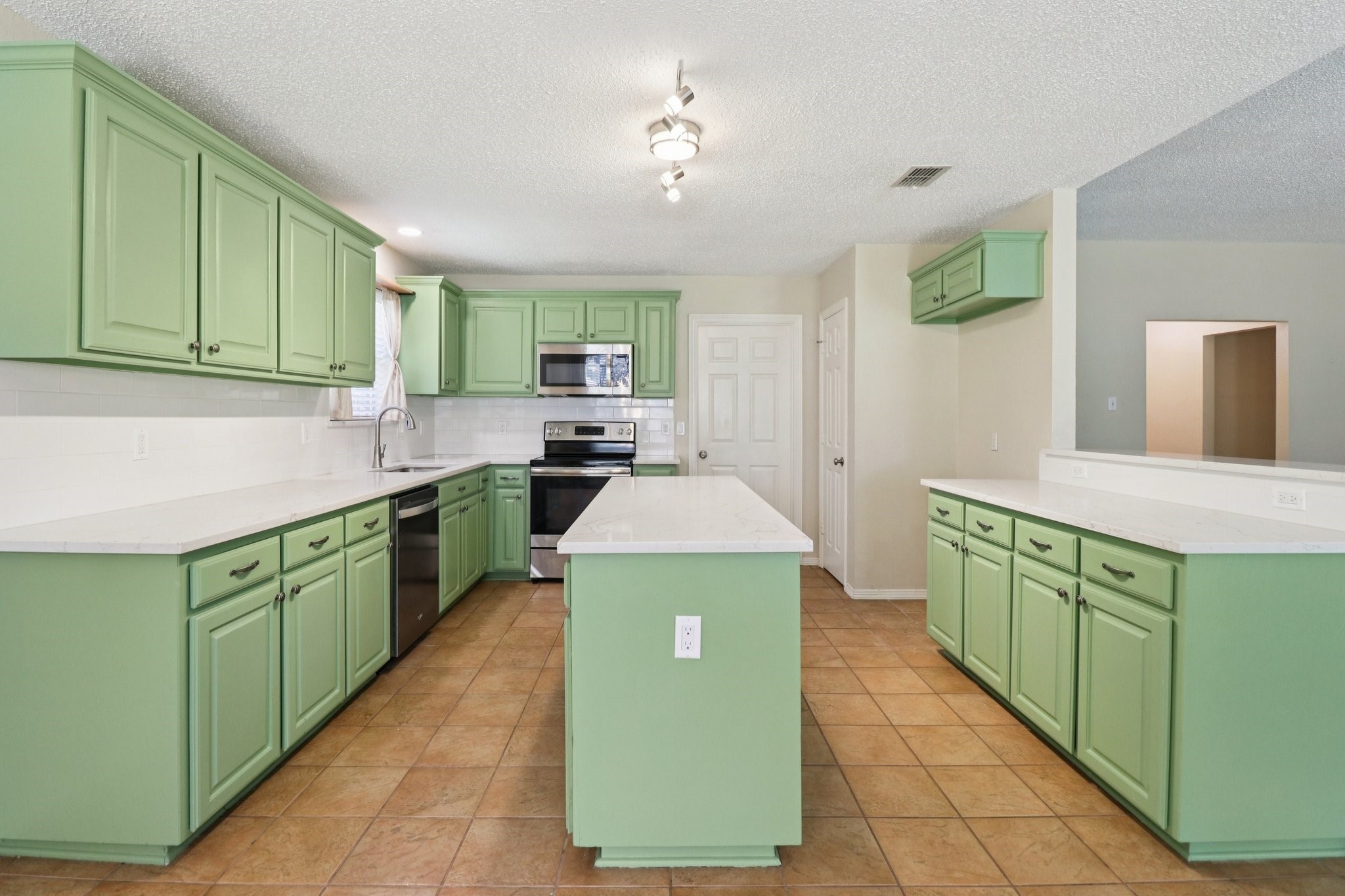5007 Ivycrest Trail Arlington TX 76017