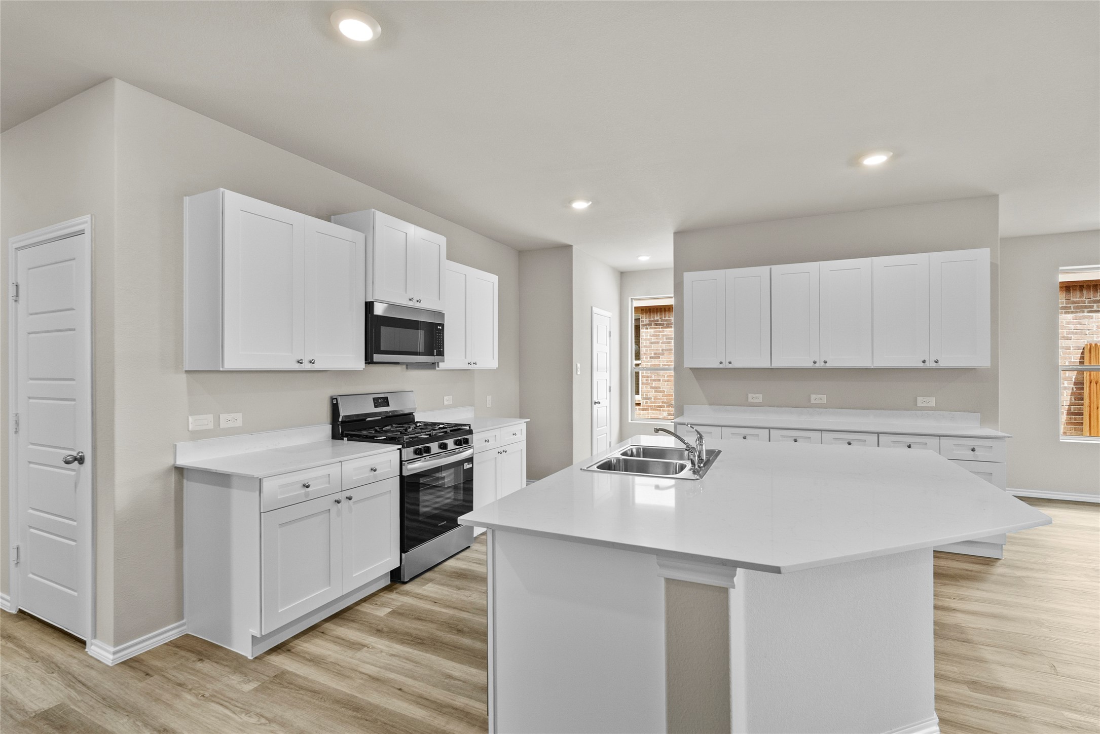 9741 Mcclane Farm Drive Crowley TX 76036