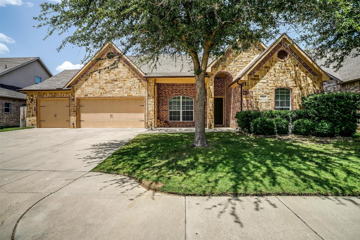 1143 Clairemont Lane Burleson TX 76028