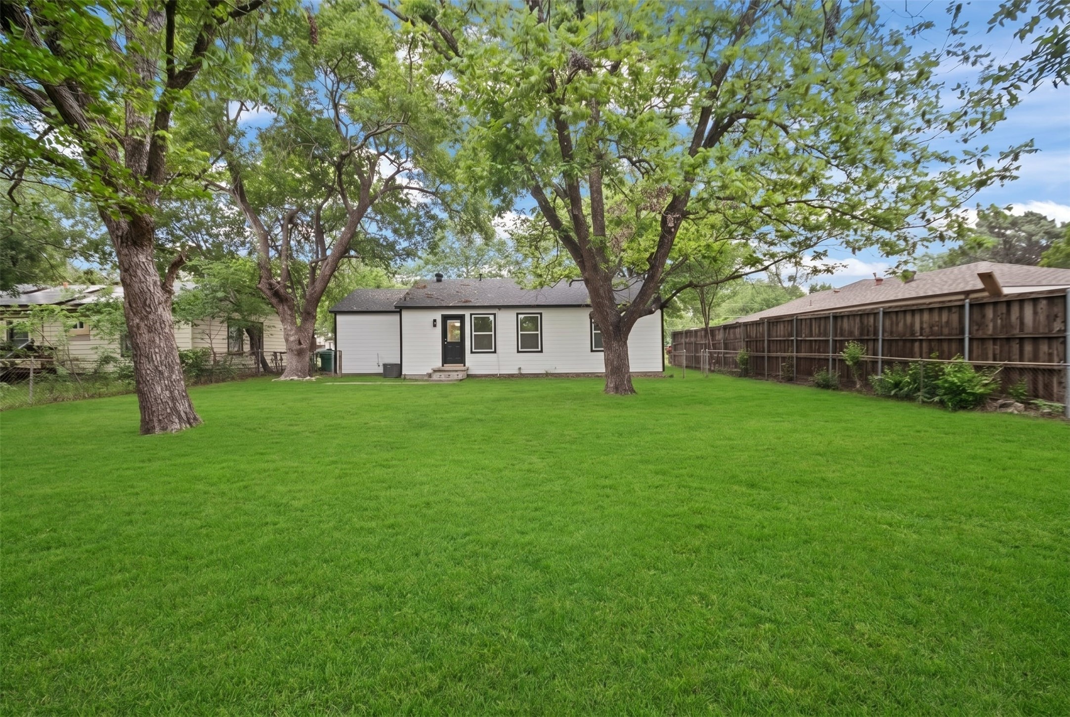 1110 Ryan Avenue Carrollton TX 75006