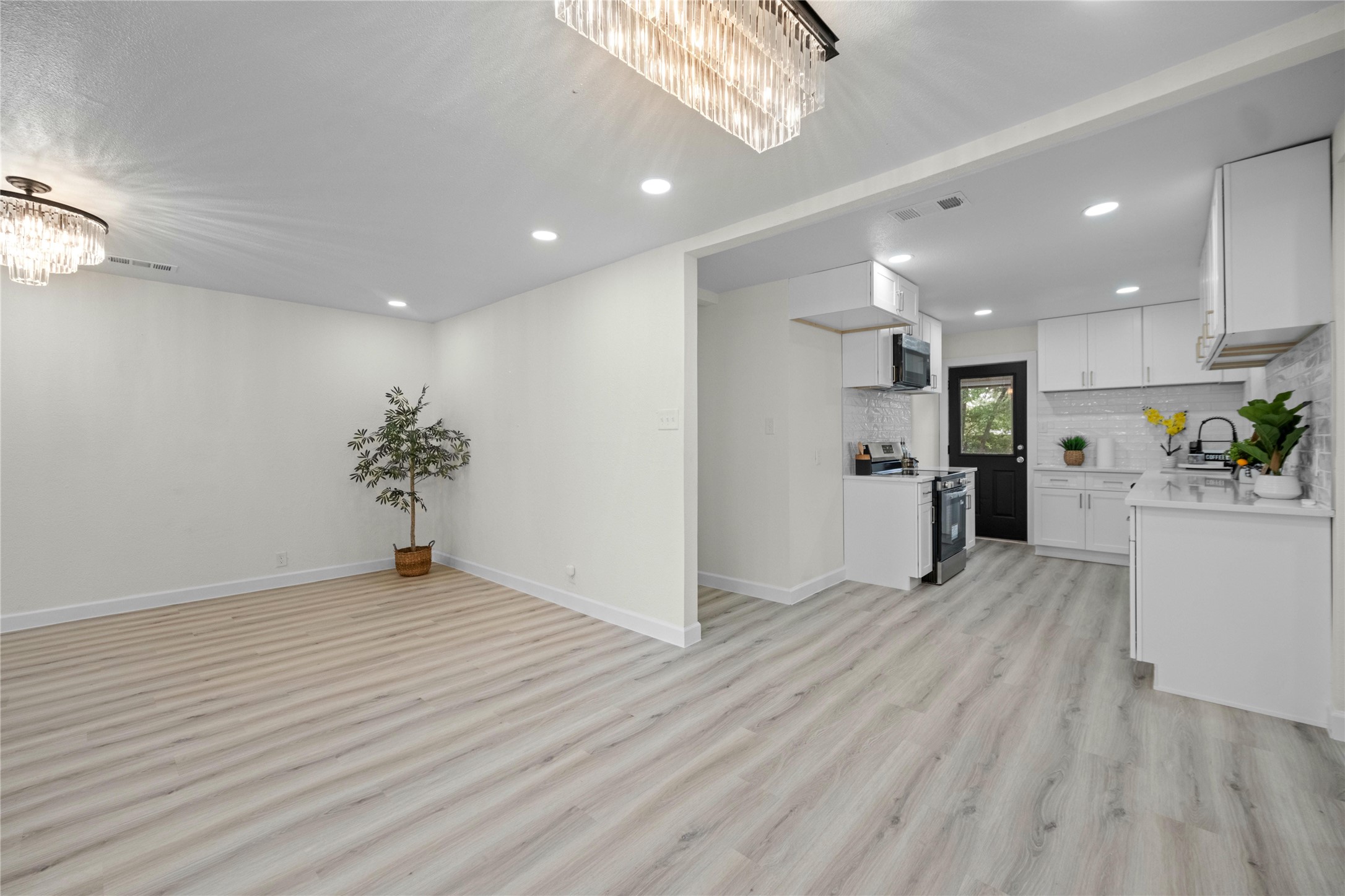 1110 Ryan Avenue Carrollton TX 75006