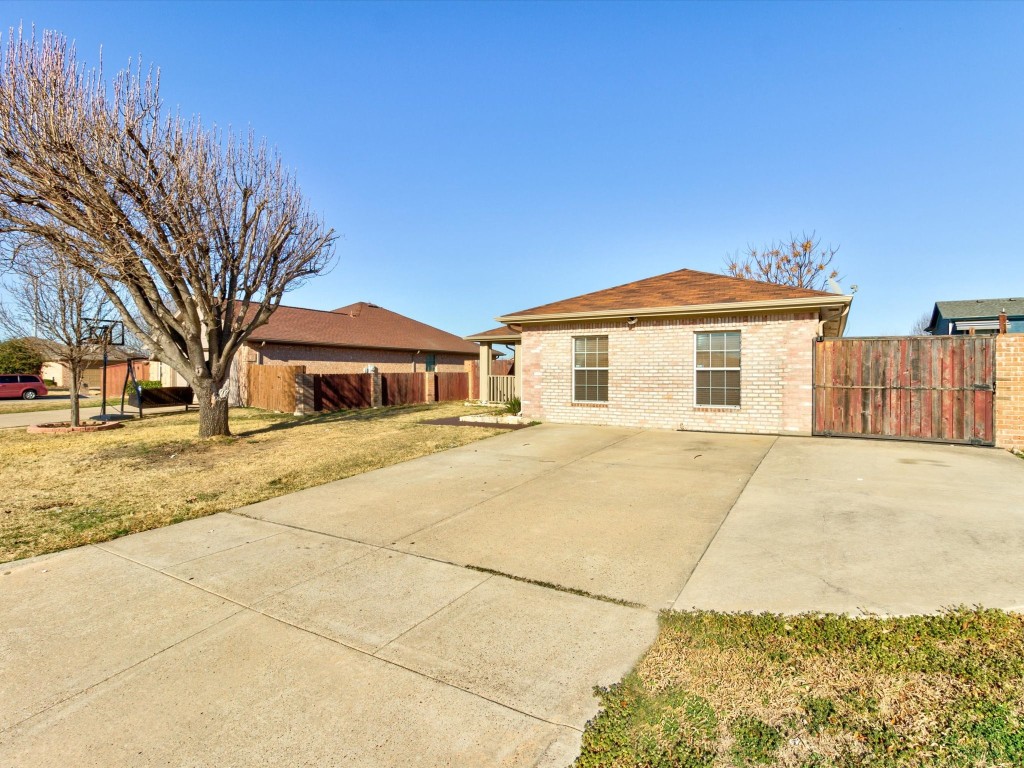 7205 Autumn Moon Drive Forest Hill TX 76140
