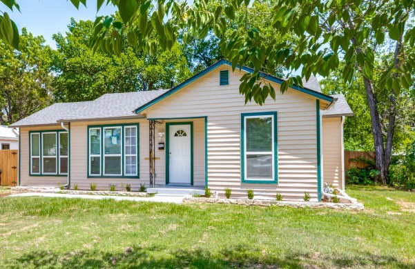 1112 Ann Street Bedford TX 76022
