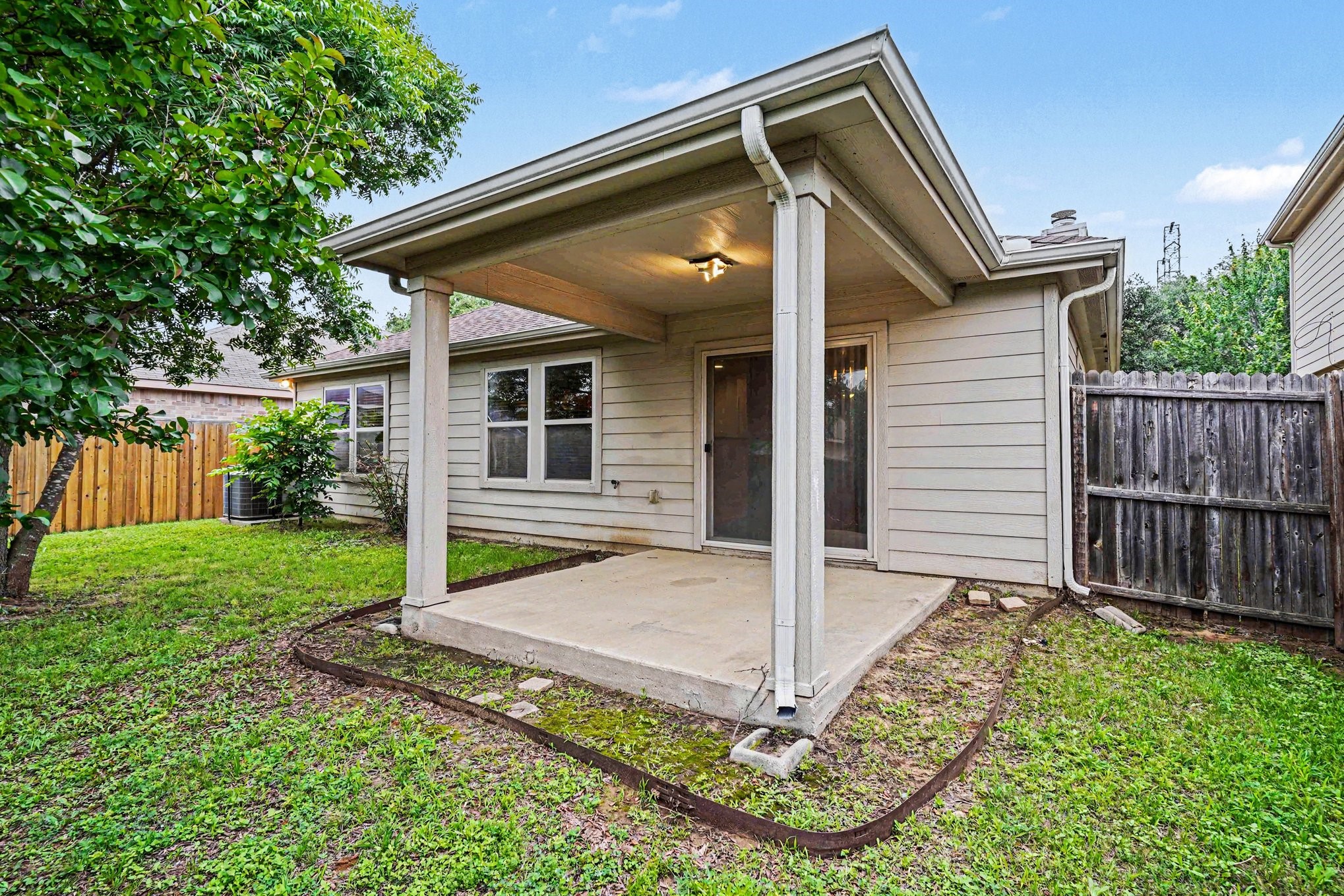 1865 Lynnwood Hills Drive Fort Worth TX 76112