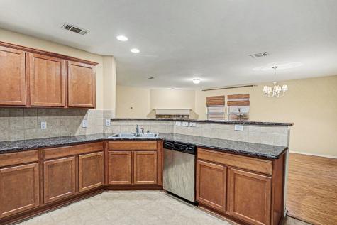 1865 Lynnwood Hills Drive Fort Worth TX 76112