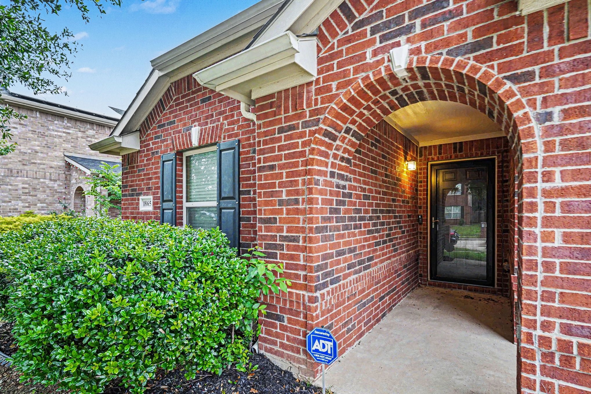 1865 Lynnwood Hills Drive Fort Worth TX 76112
