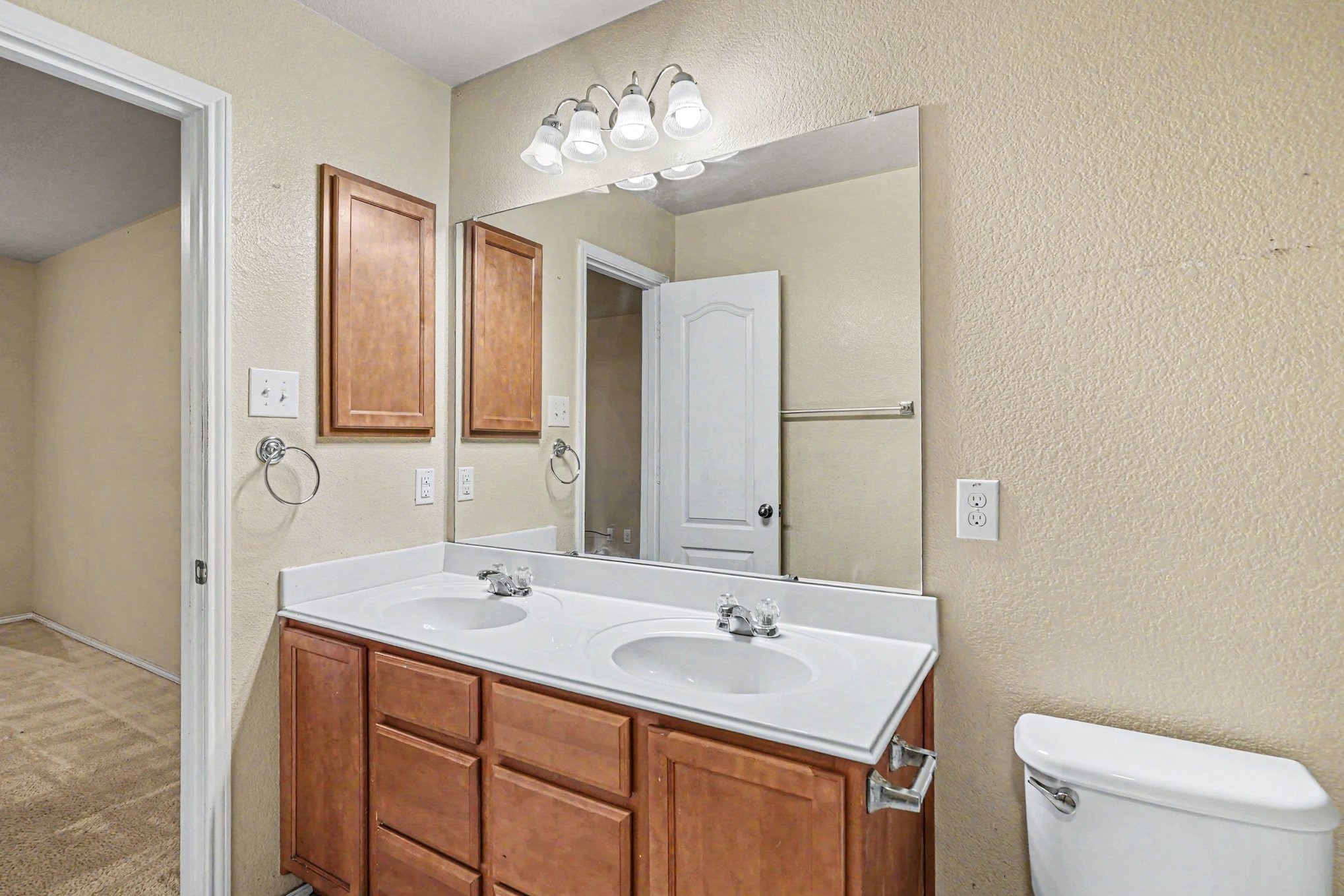 1865 Lynnwood Hills Drive Fort Worth TX 76112