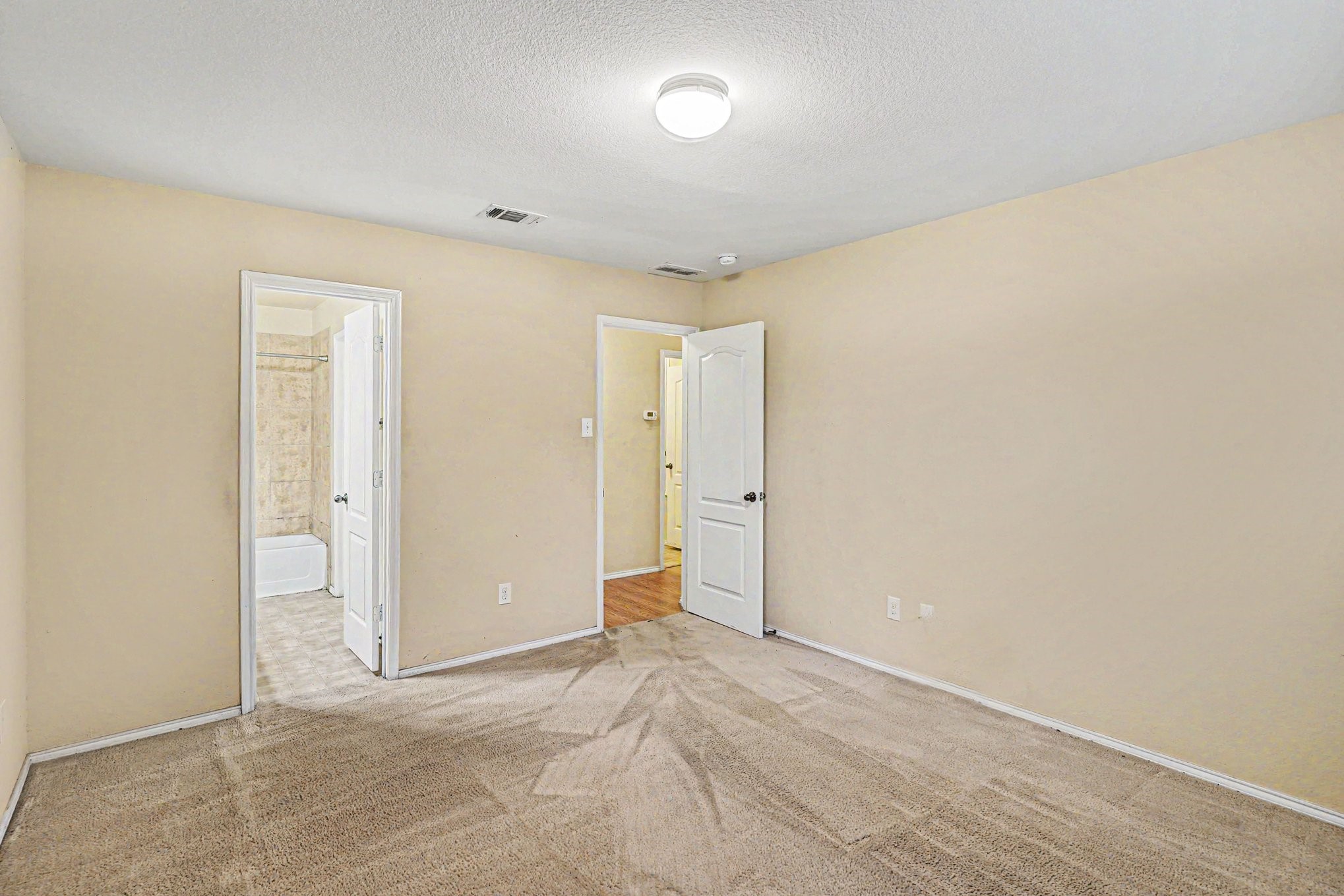 1865 Lynnwood Hills Drive Fort Worth TX 76112