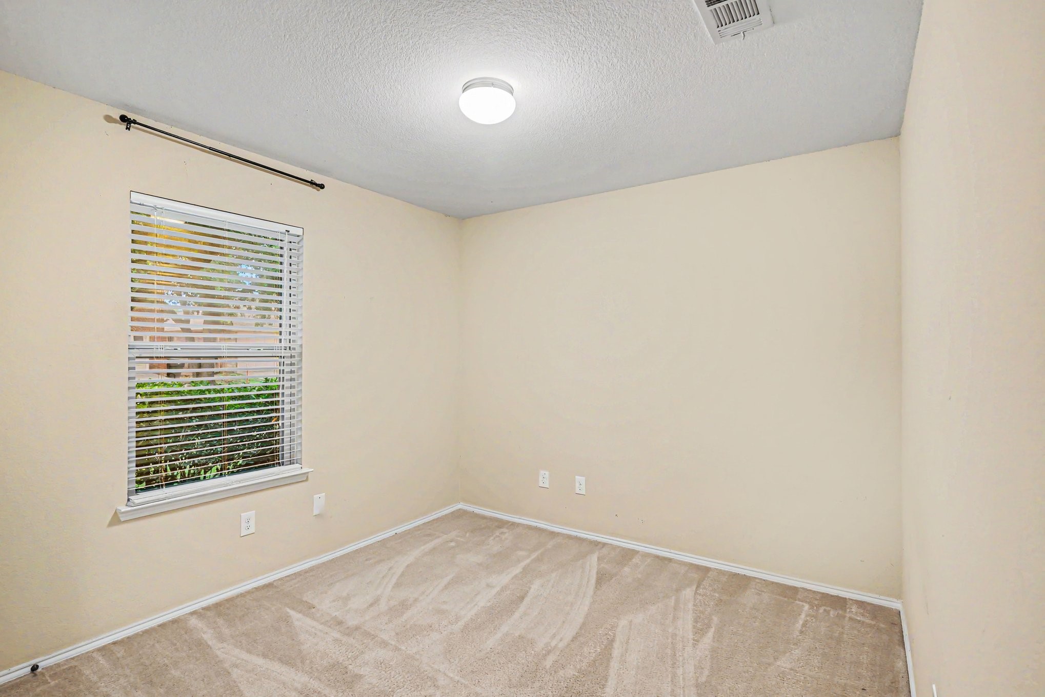 1865 Lynnwood Hills Drive Fort Worth TX 76112