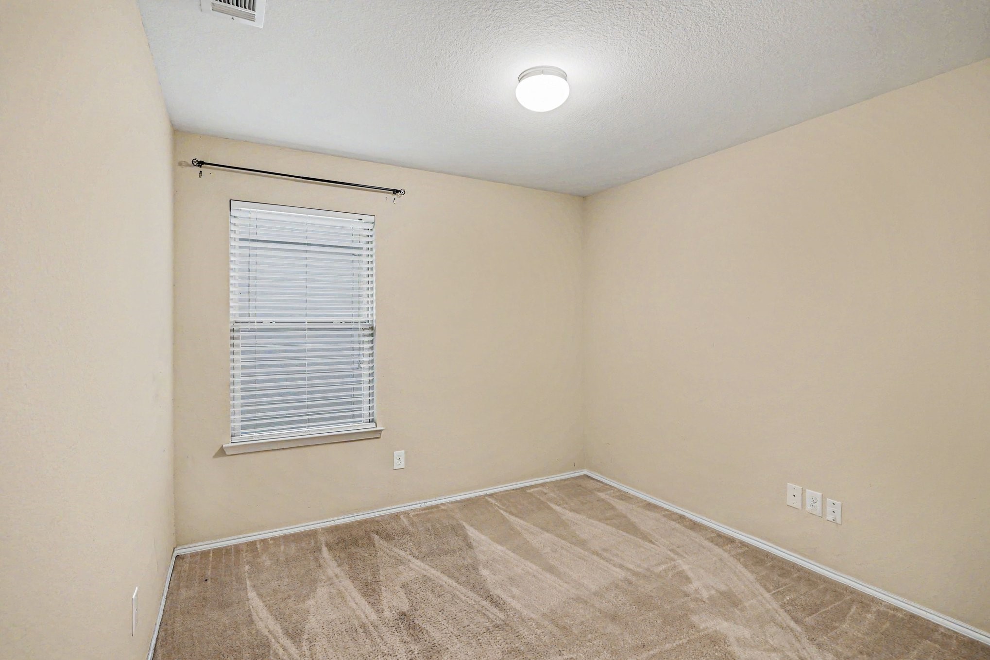 1865 Lynnwood Hills Drive Fort Worth TX 76112