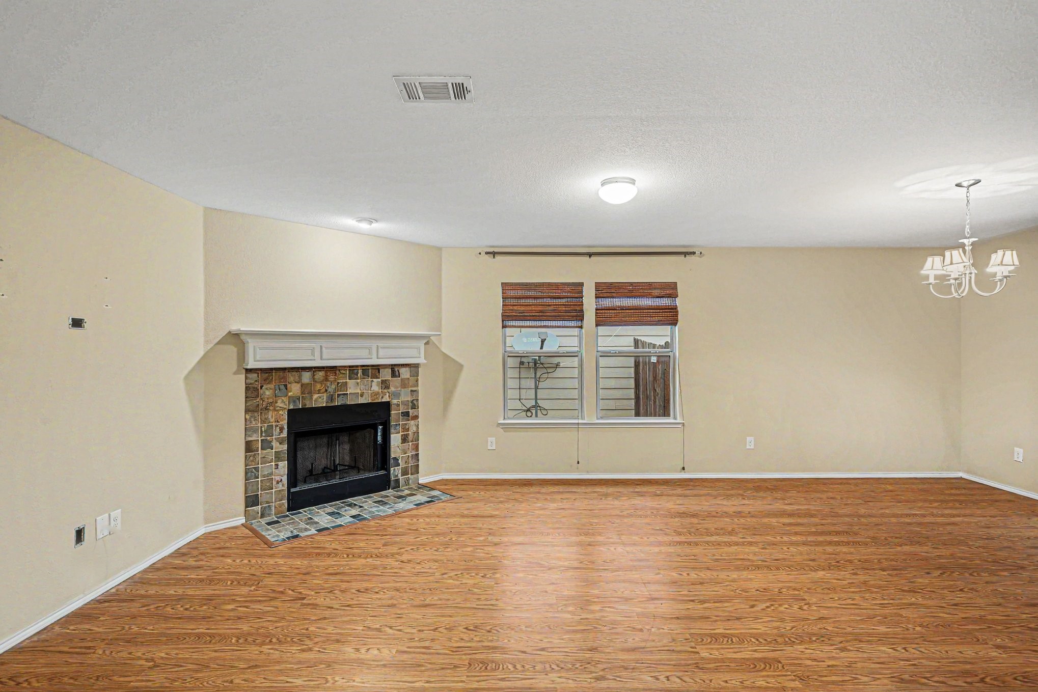 1865 Lynnwood Hills Drive Fort Worth TX 76112