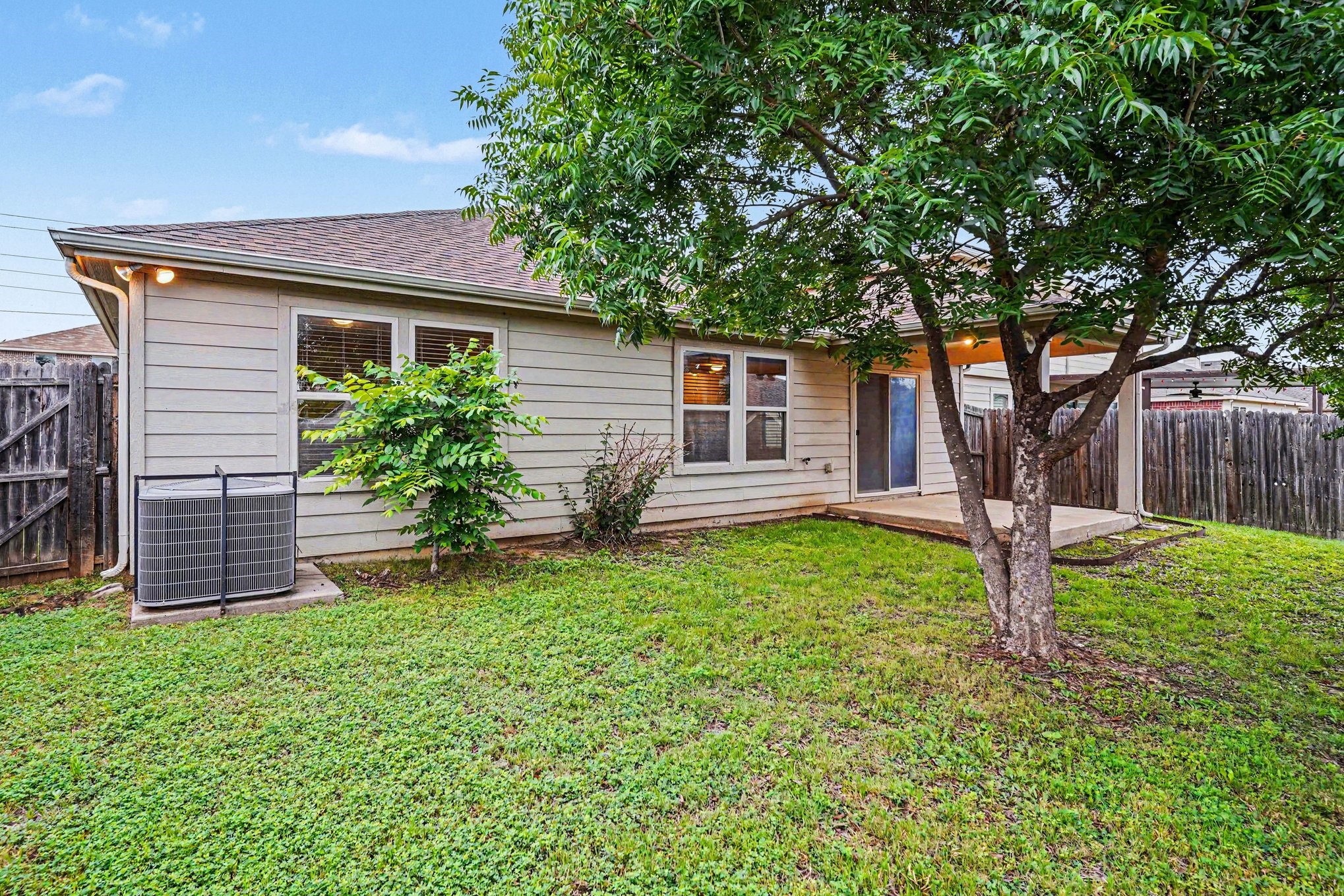 1865 Lynnwood Hills Drive Fort Worth TX 76112