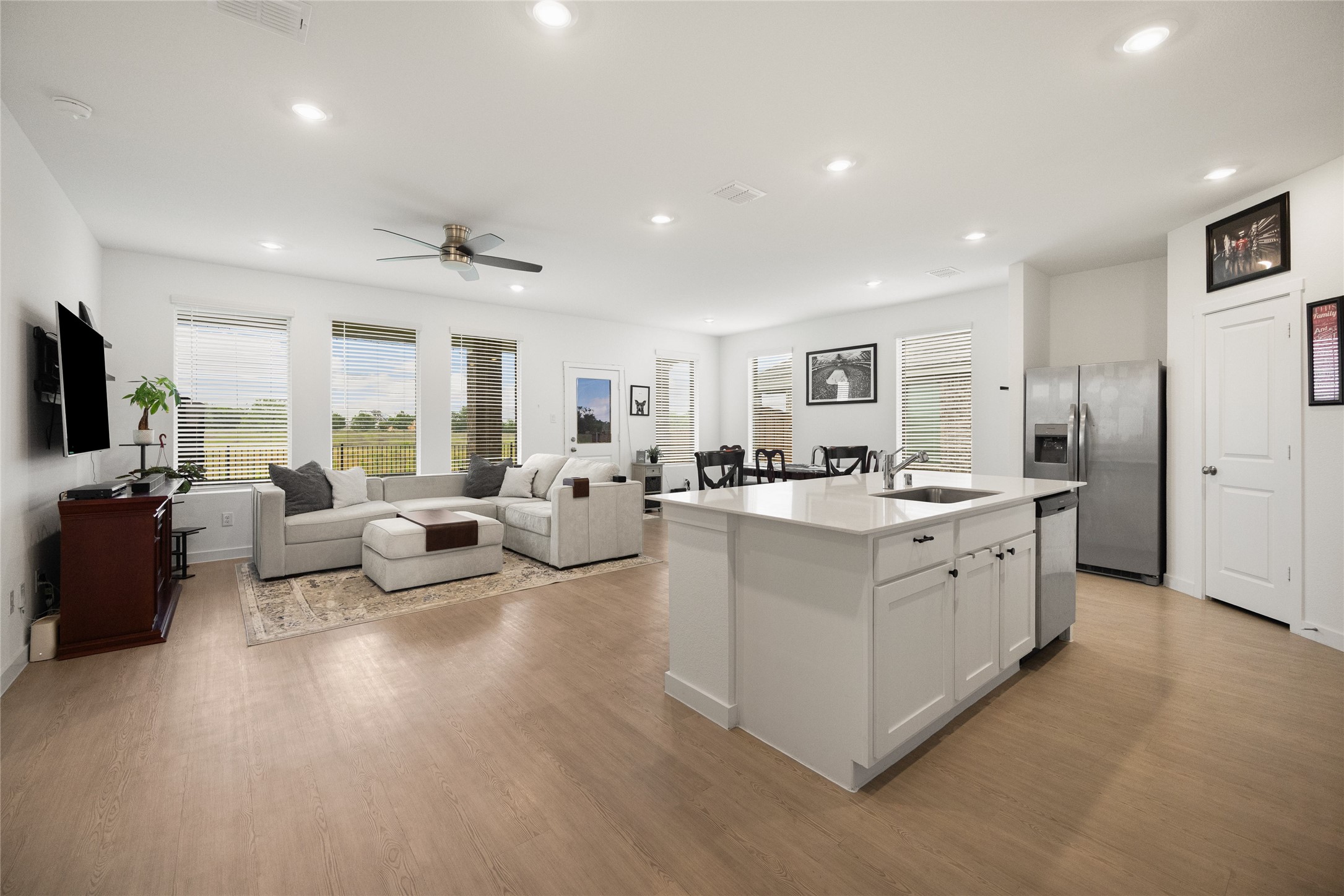 7222 Amber Barn Avenue Pilot Point TX 76258