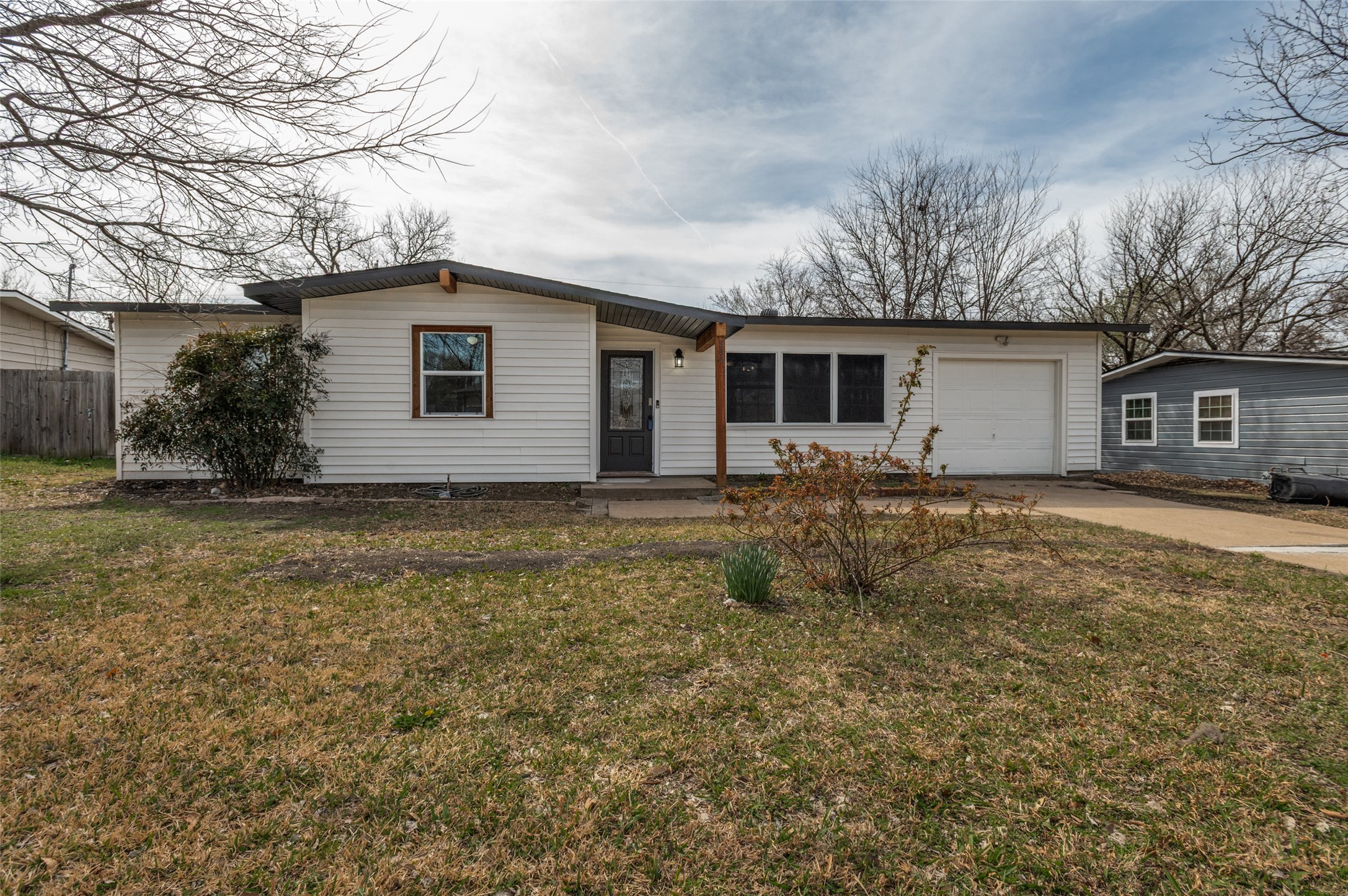 800 E Tucker Boulevard Arlington TX 76010