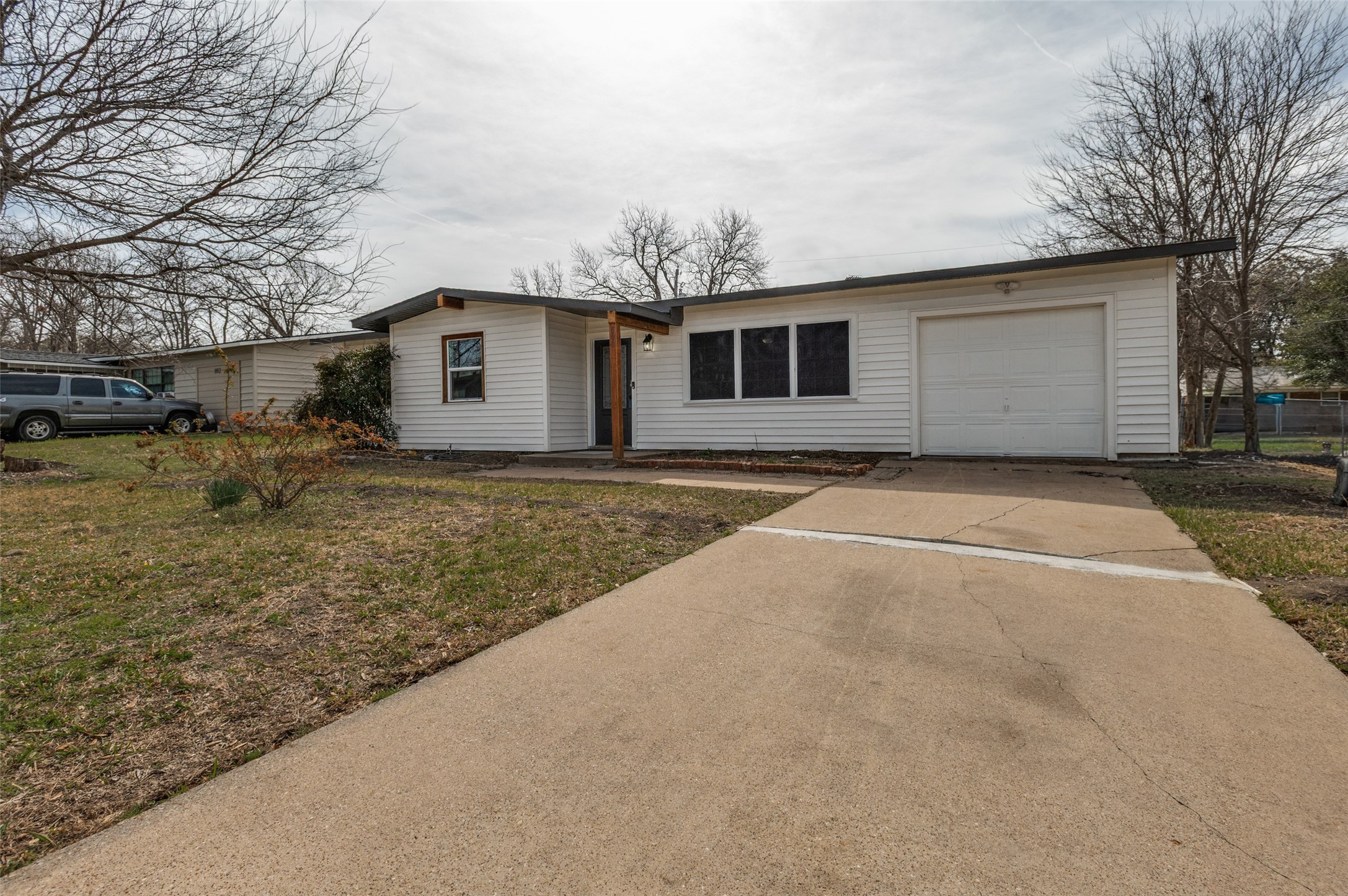 800 E Tucker Boulevard Arlington TX 76010