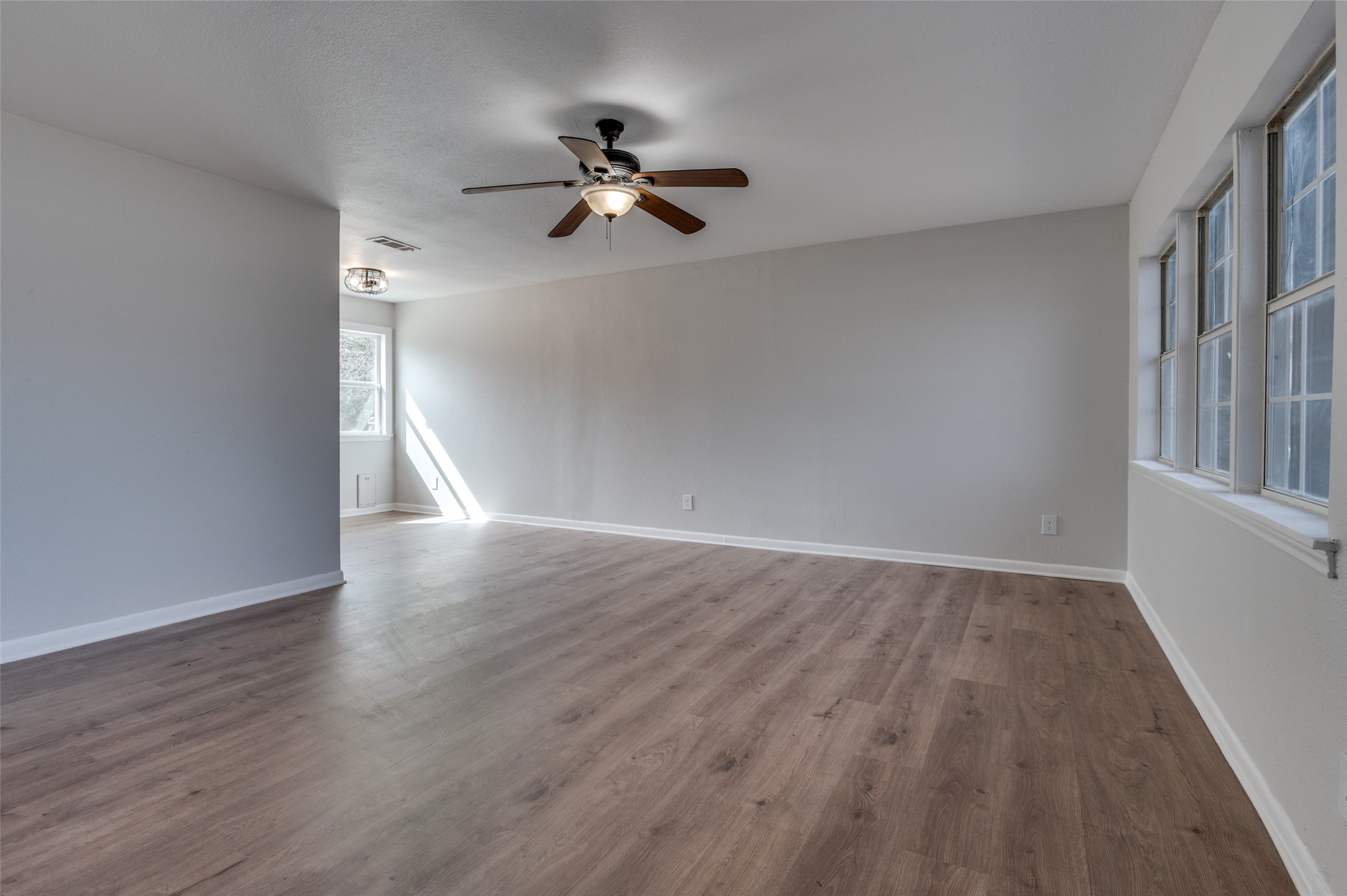 800 E Tucker Boulevard Arlington TX 76010