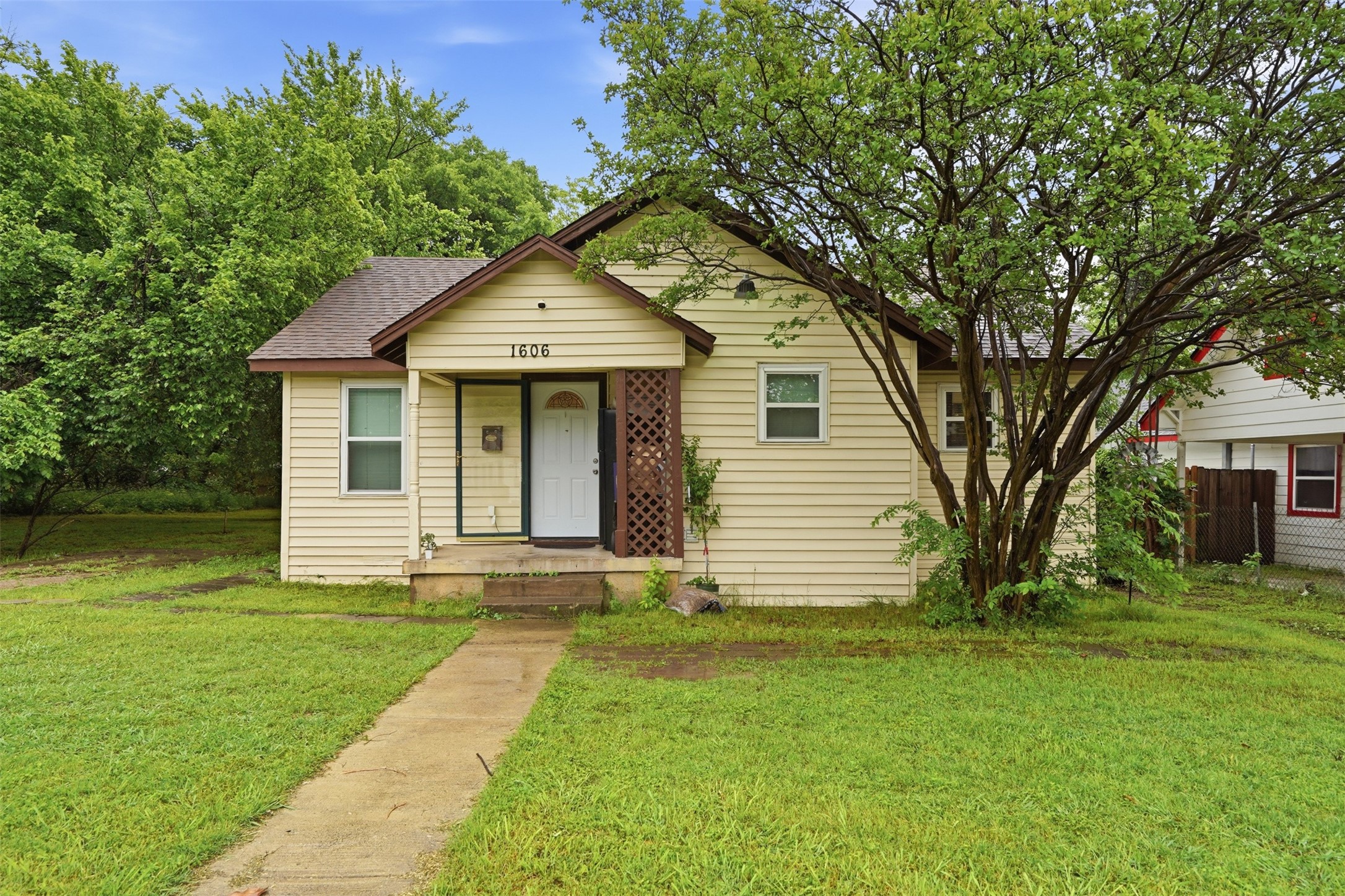 1606 Mentor Avenue Dallas TX 75216