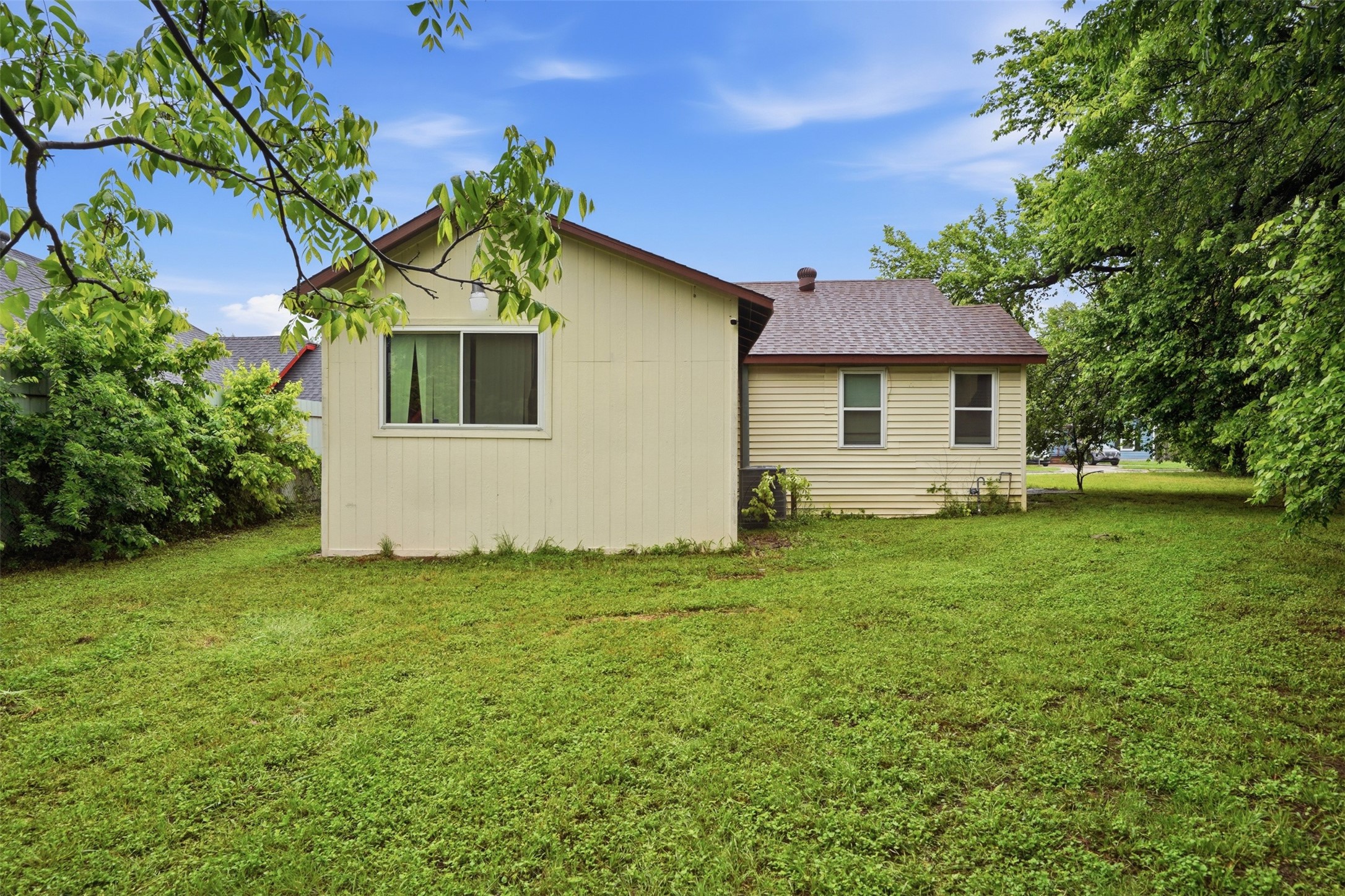 1606 Mentor Avenue Dallas TX 75216