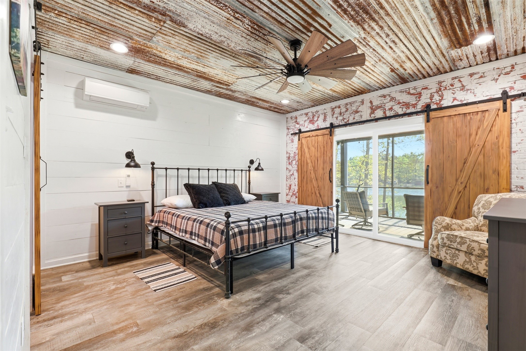 132 King George Road Scroggins TX 75480