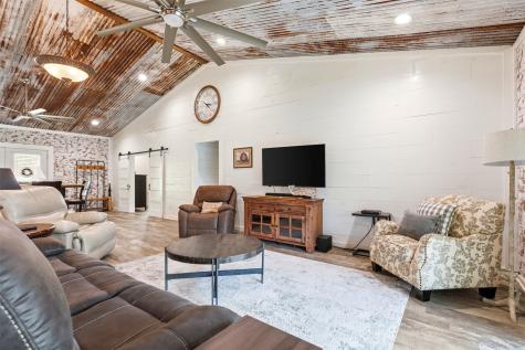 132 King George Road Scroggins TX 75480