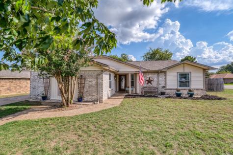 1216 Mercedes Street Benbrook TX 76126