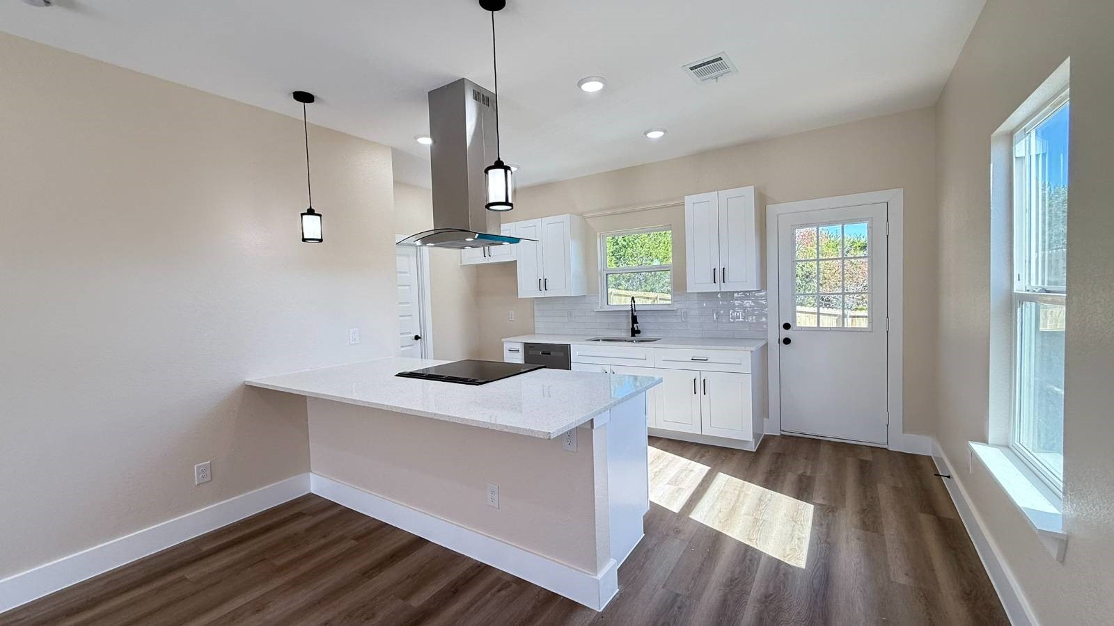 2615 Creekview Drive Granbury TX 76048
