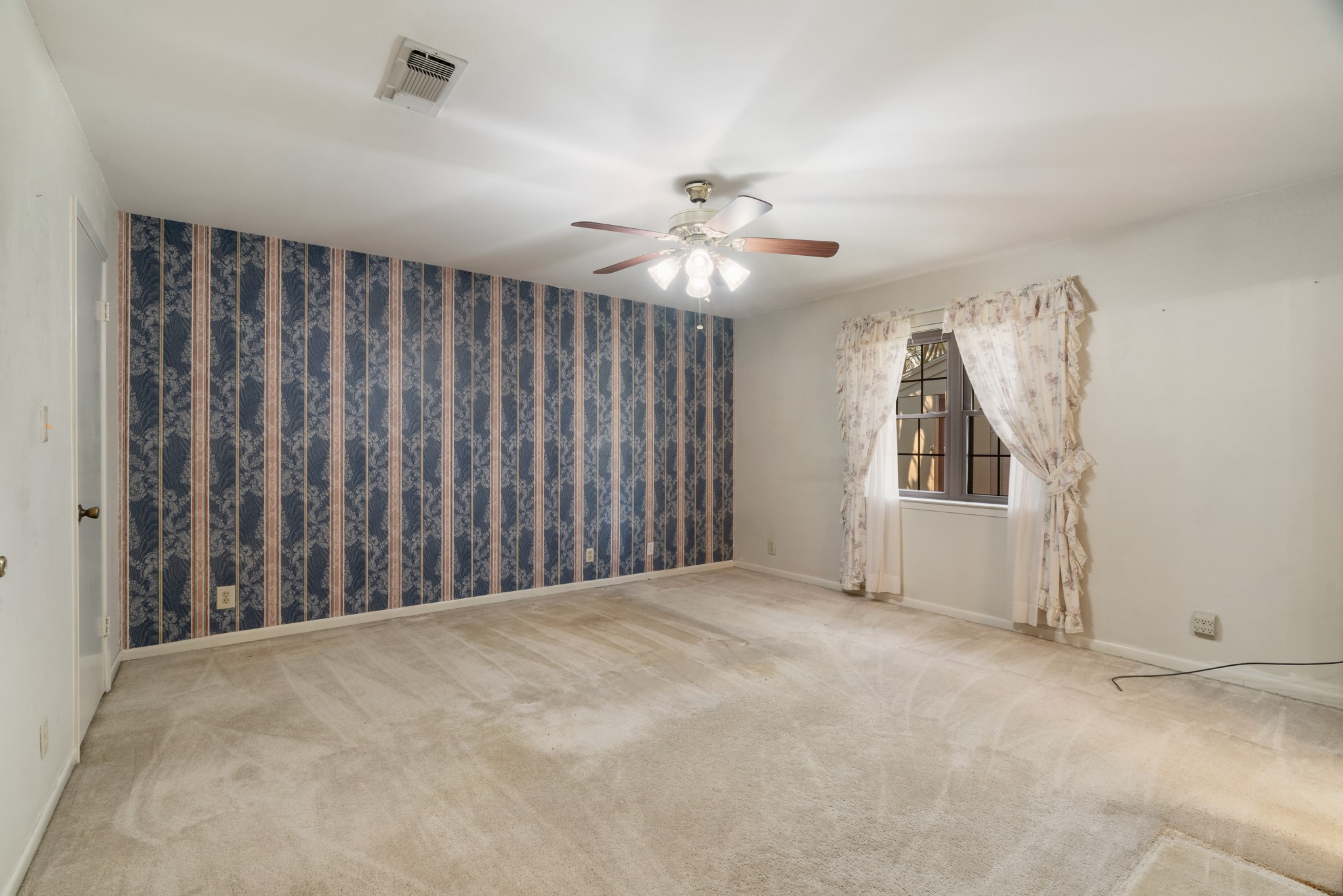 695 20th Street NE Paris TX 75460