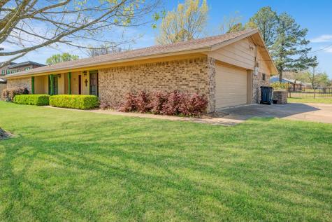 695 20th Street NE Paris TX 75460