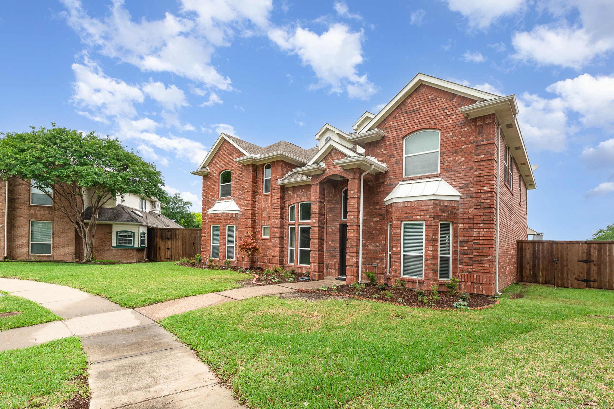 1303 Laura Lane Carrollton TX 75007