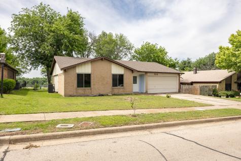 722 Meadowglen Drive Duncanville TX 75137
