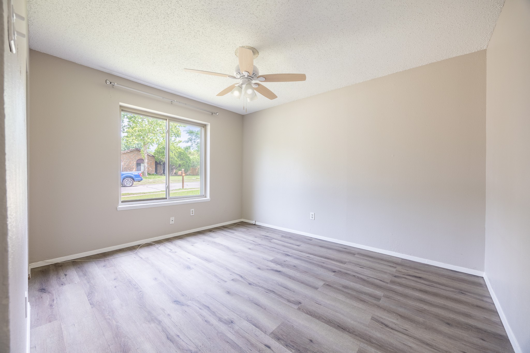 722 Meadowglen Drive Duncanville TX 75137