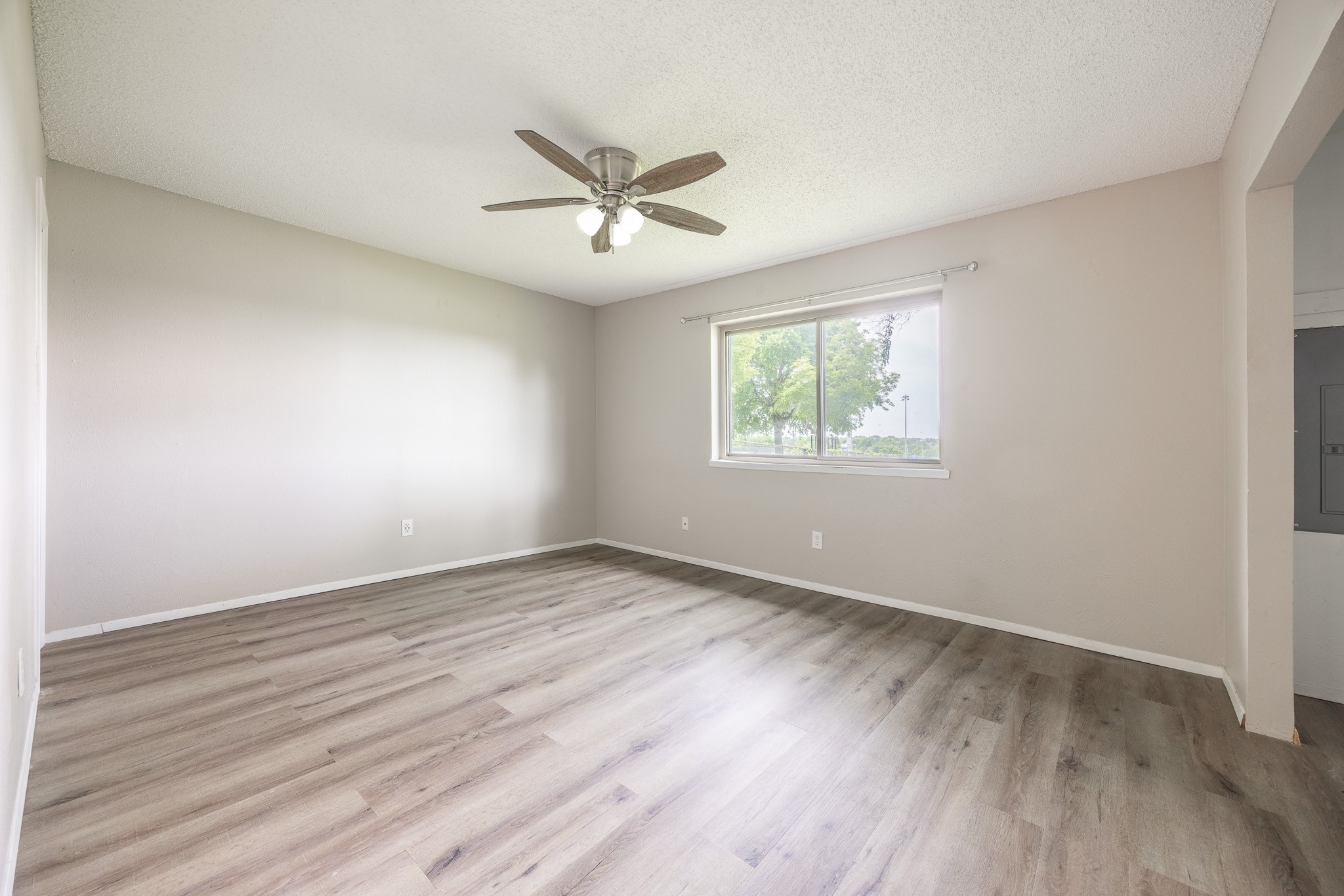 722 Meadowglen Drive Duncanville TX 75137