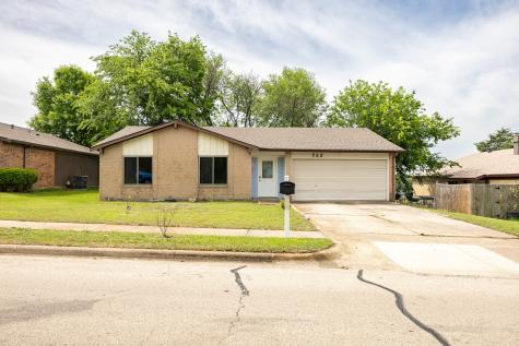 722 Meadowglen Drive Duncanville TX 75137