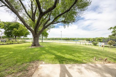 722 Meadowglen Drive Duncanville TX 75137