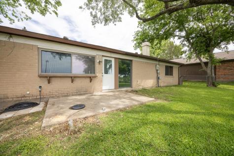 722 Meadowglen Drive Duncanville TX 75137