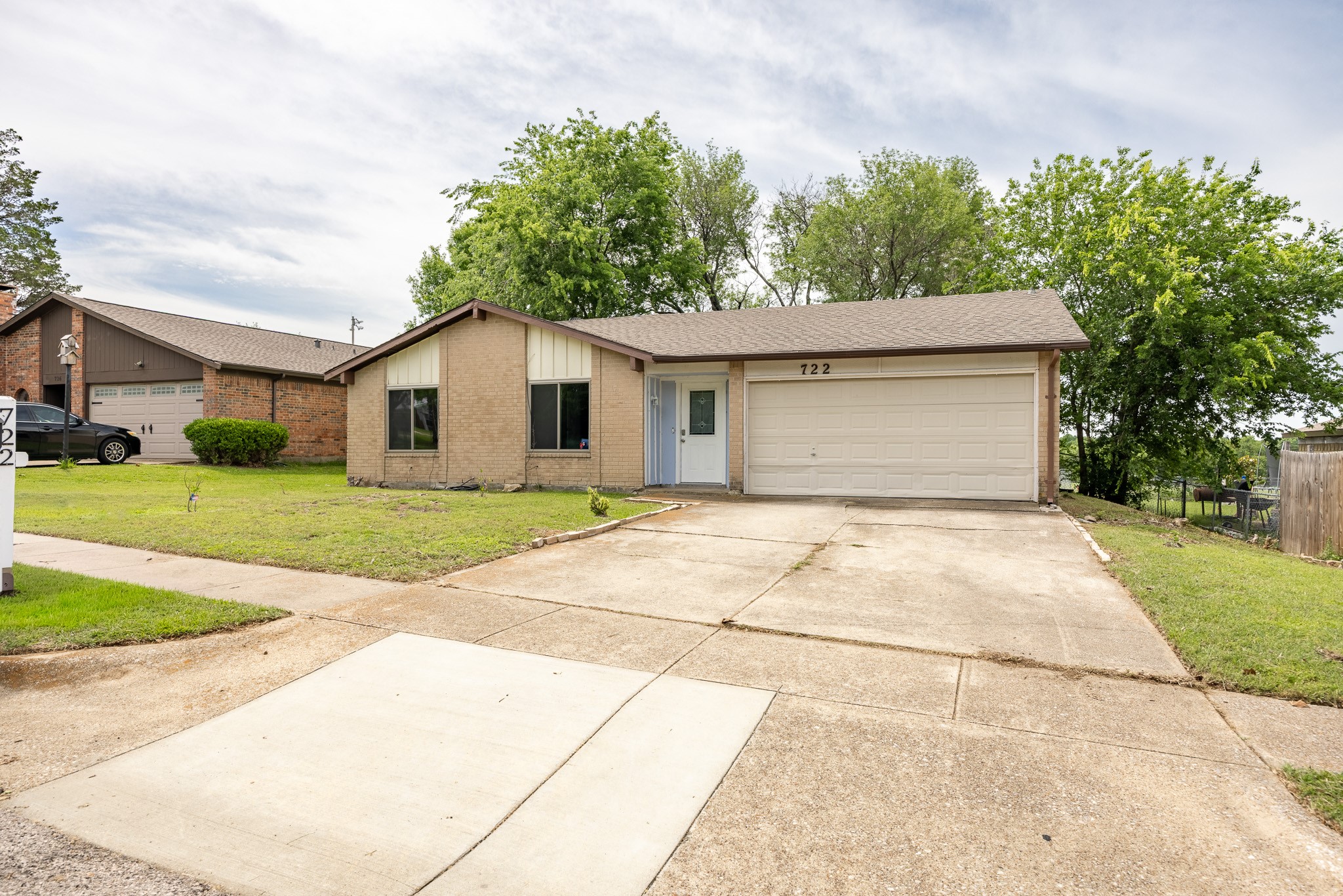 722 Meadowglen Drive Duncanville TX 75137