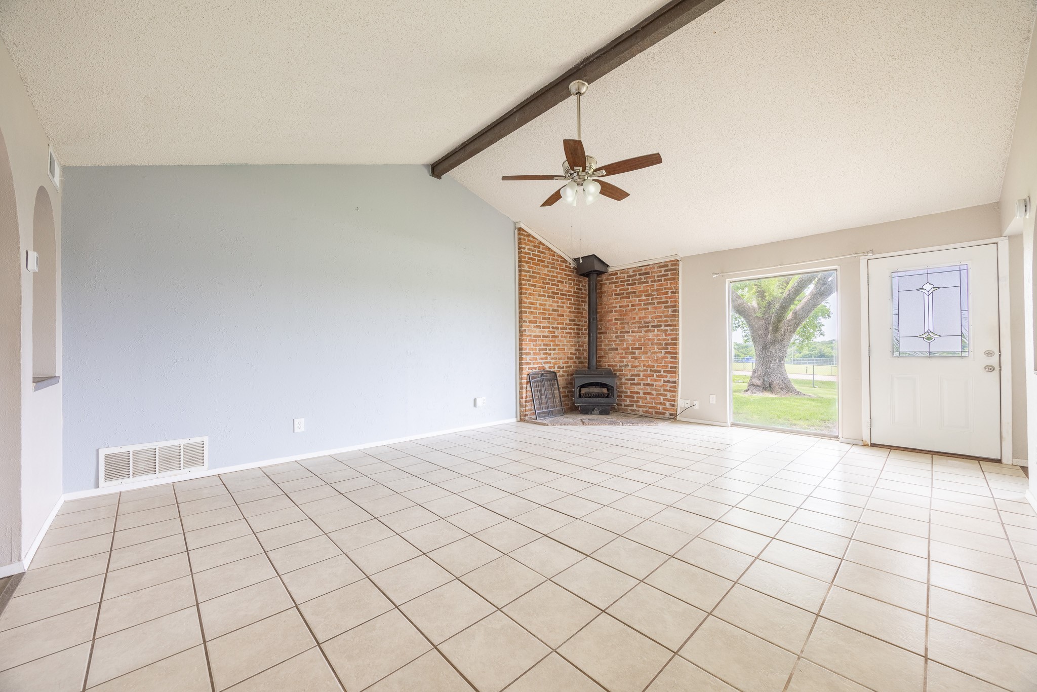 722 Meadowglen Drive Duncanville TX 75137