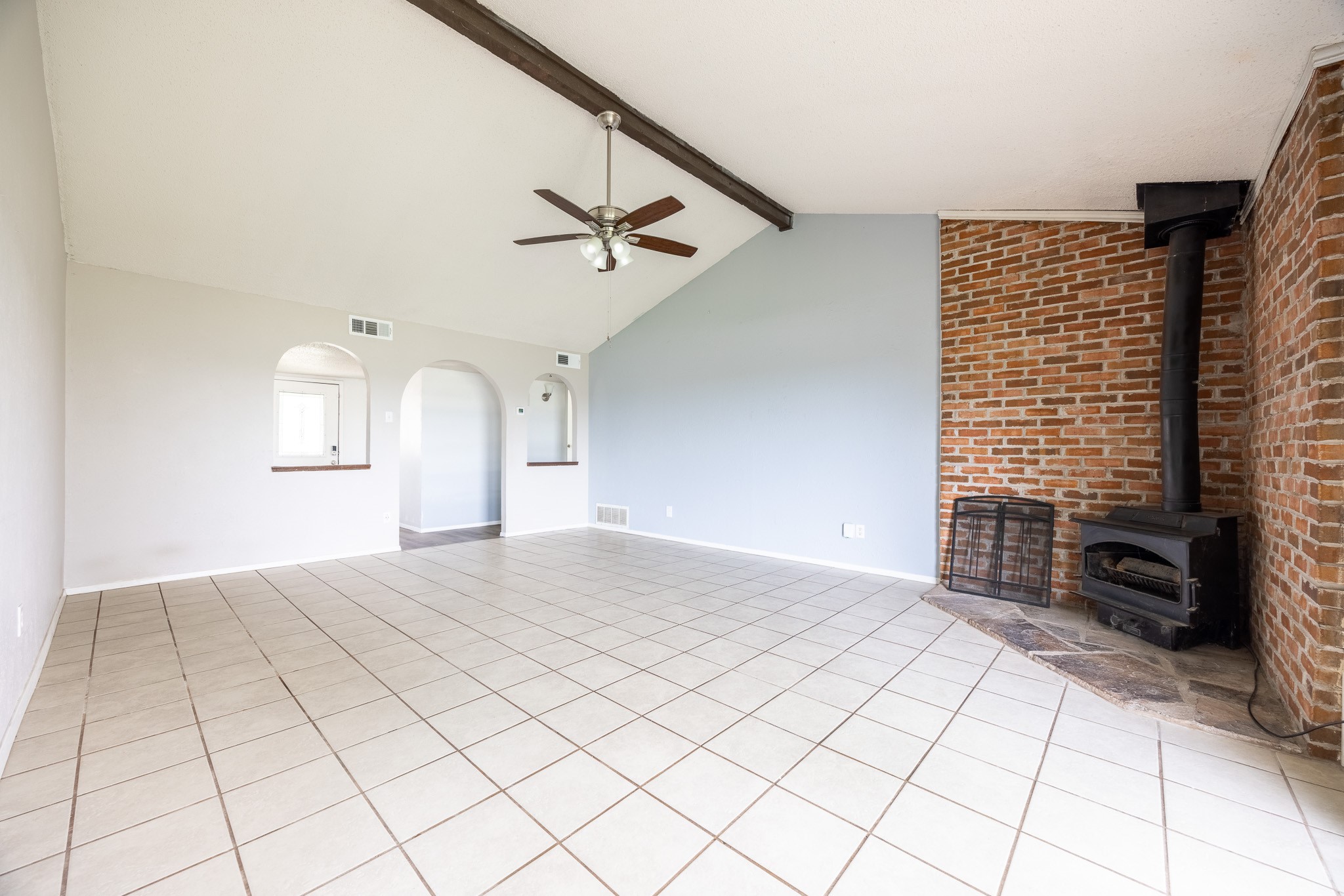 722 Meadowglen Drive Duncanville TX 75137