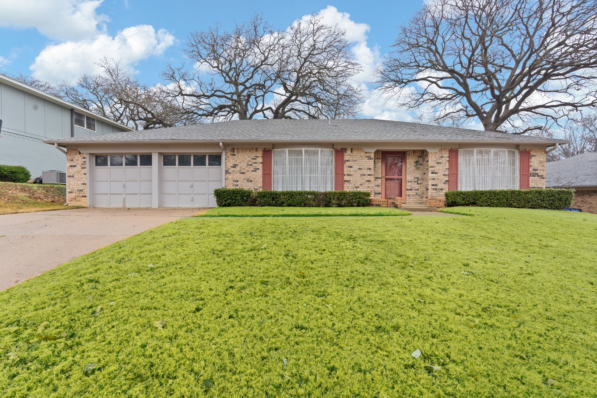 121 NE Rosamond Street Burleson TX 76028