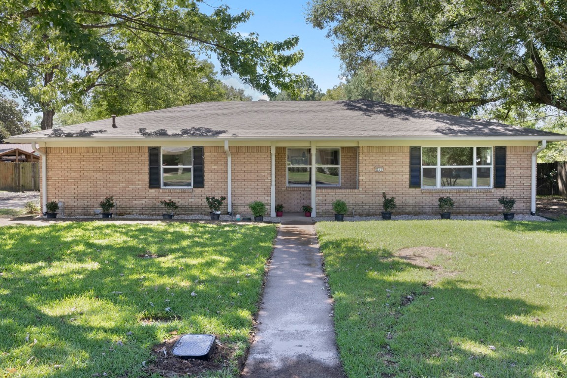 211 Nila Street Mount Vernon TX 75457
