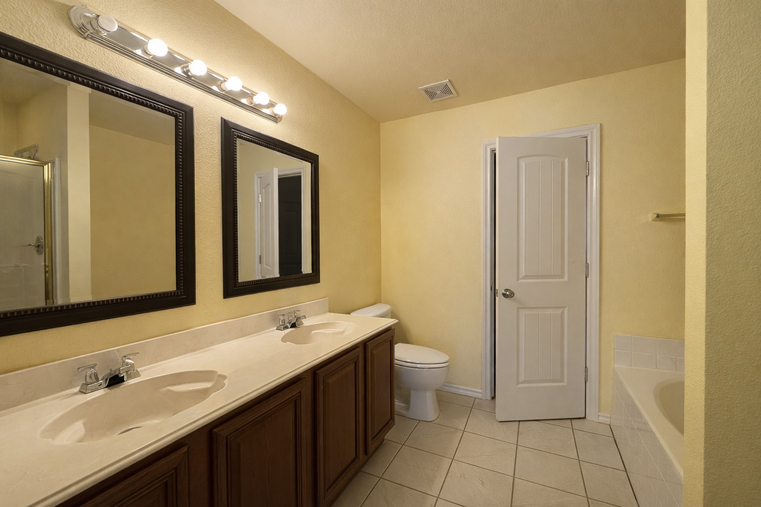 2704 Dakota Circle Seagoville TX 75159