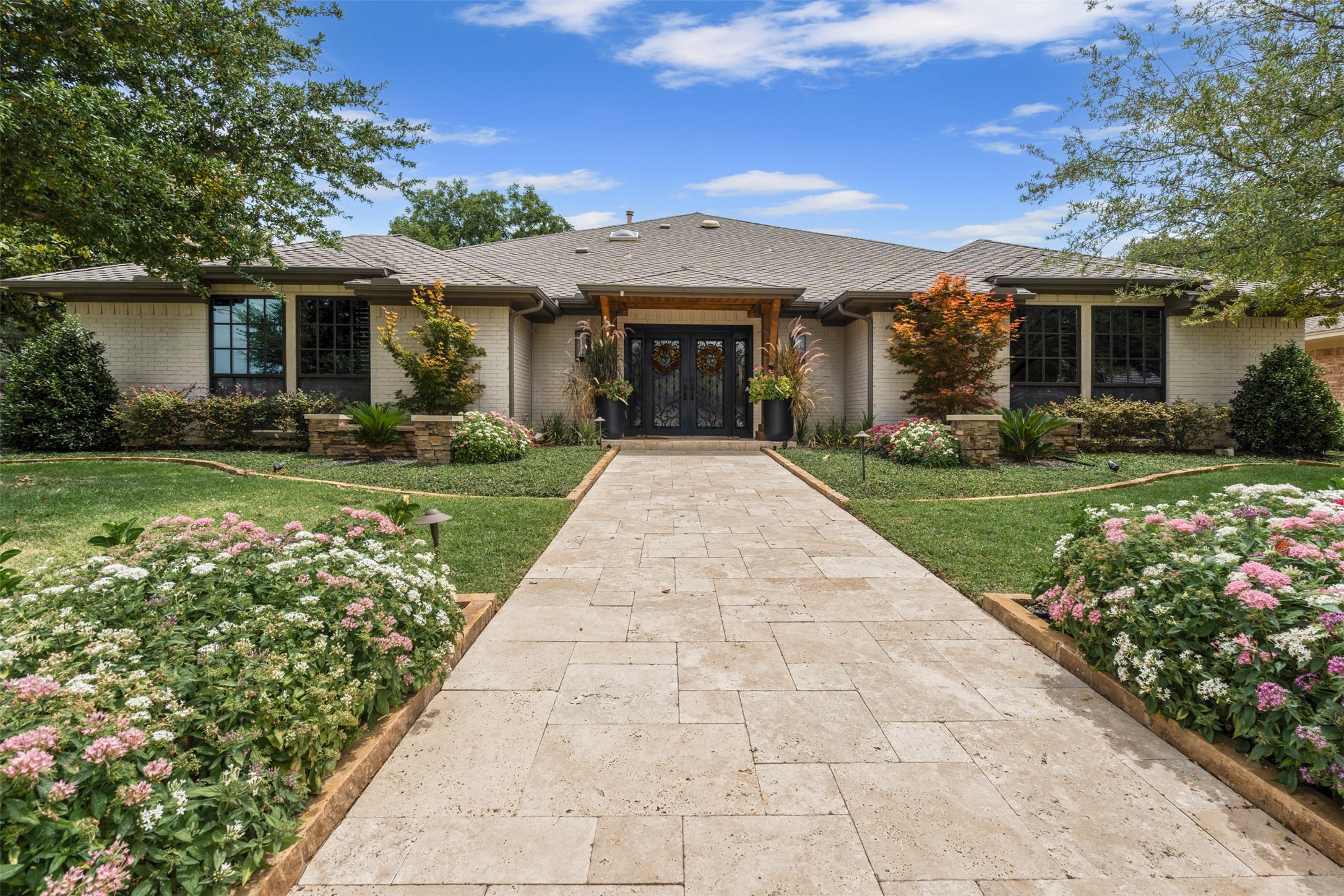1409 Crowley Road Arlington TX 76012