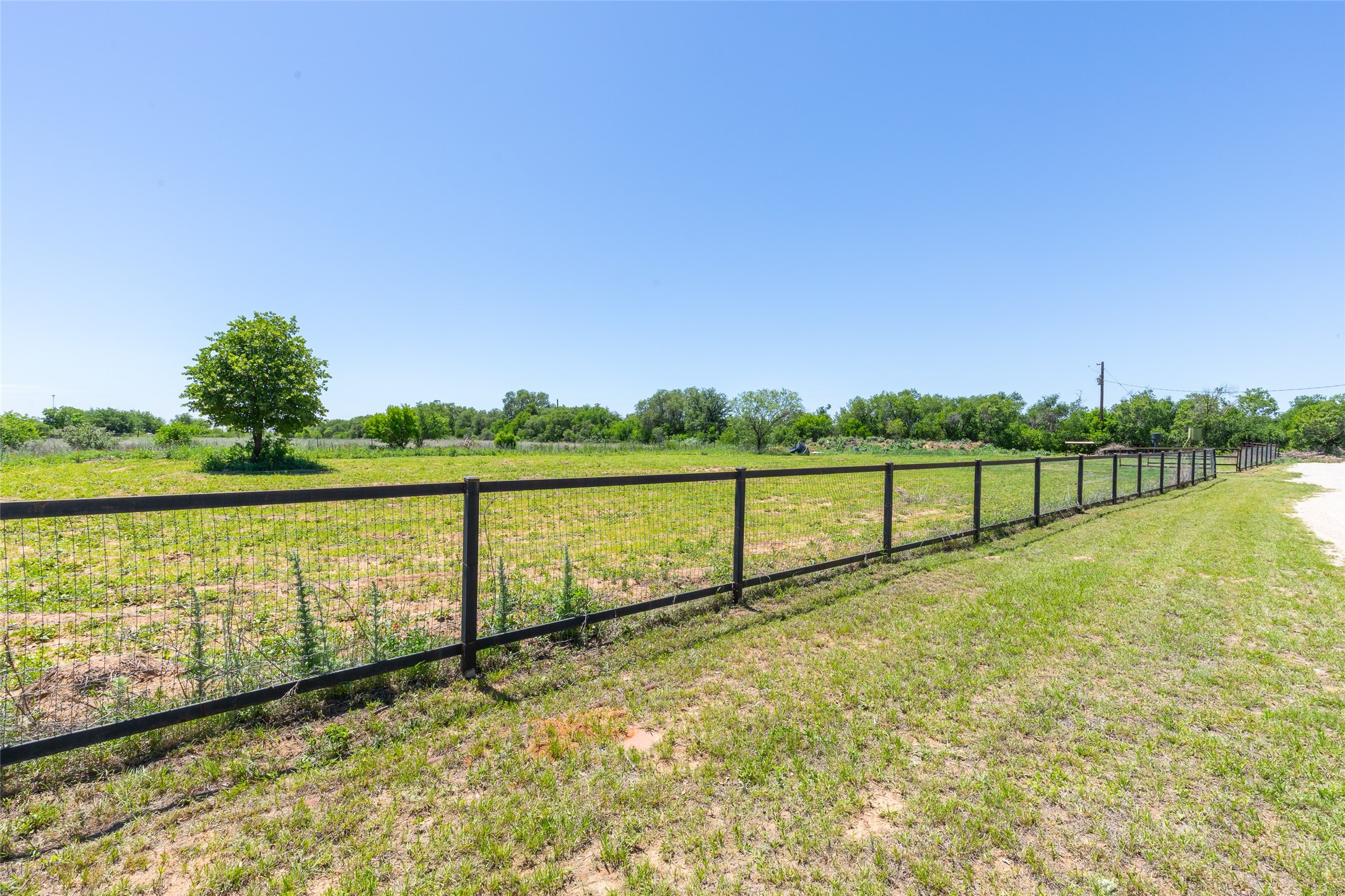 10227 County Road 379 Hawley TX 79525