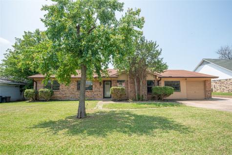 212 Childers Avenue Benbrook TX 76126