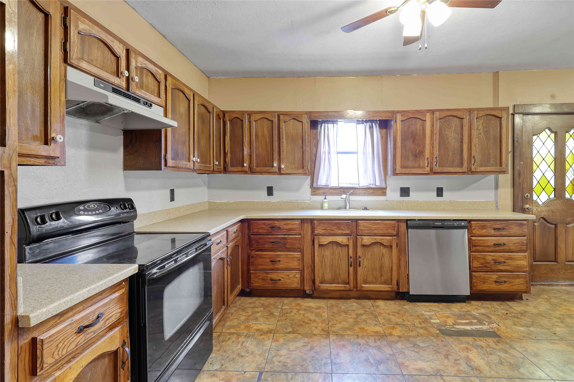 401 W Maple Street Whitewright TX 75491