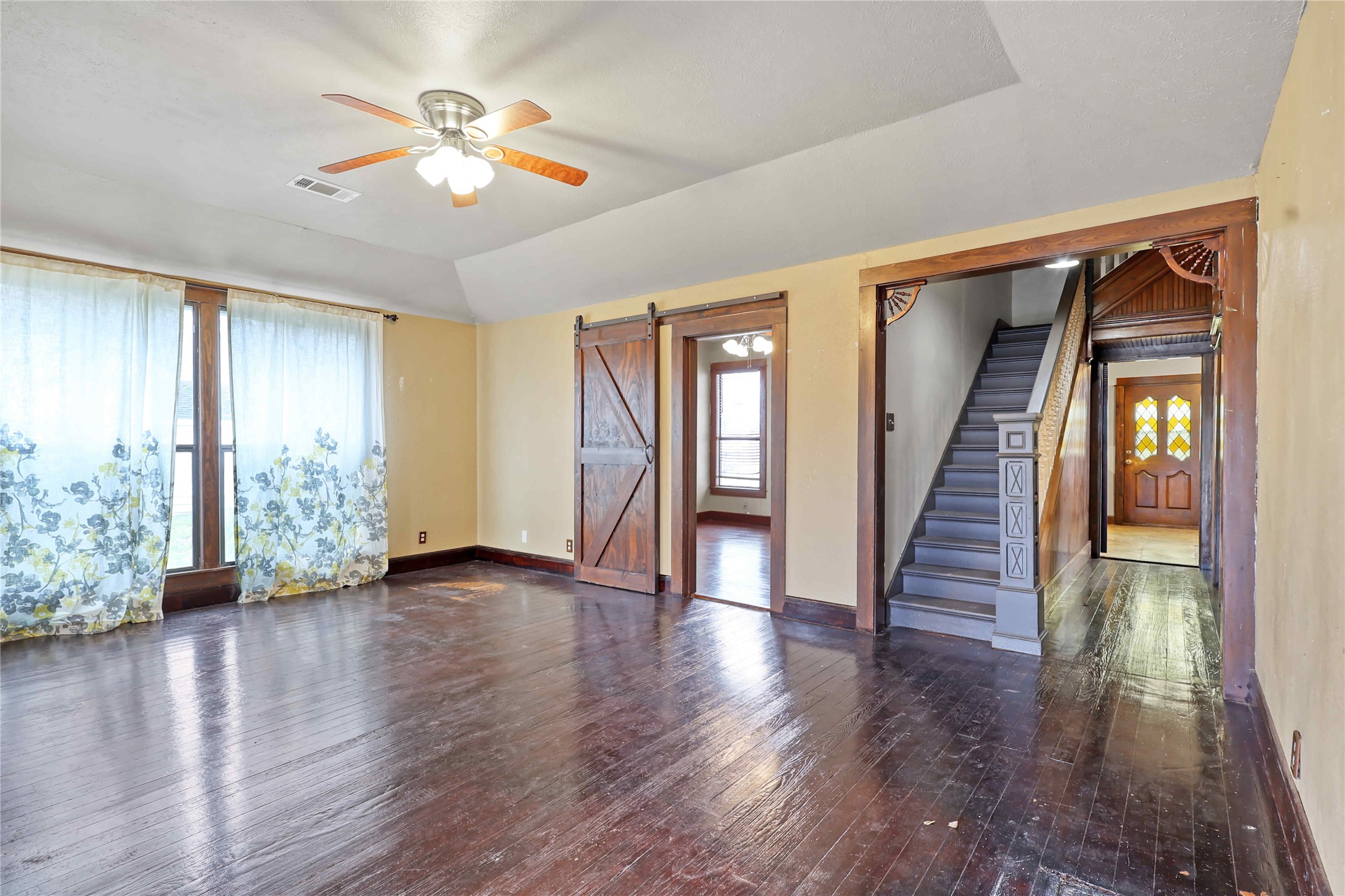 401 W Maple Street Whitewright TX 75491
