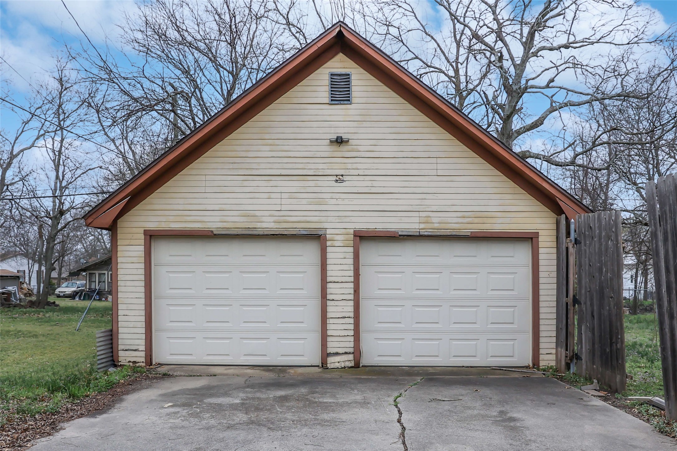 401 W Maple Street Whitewright TX 75491