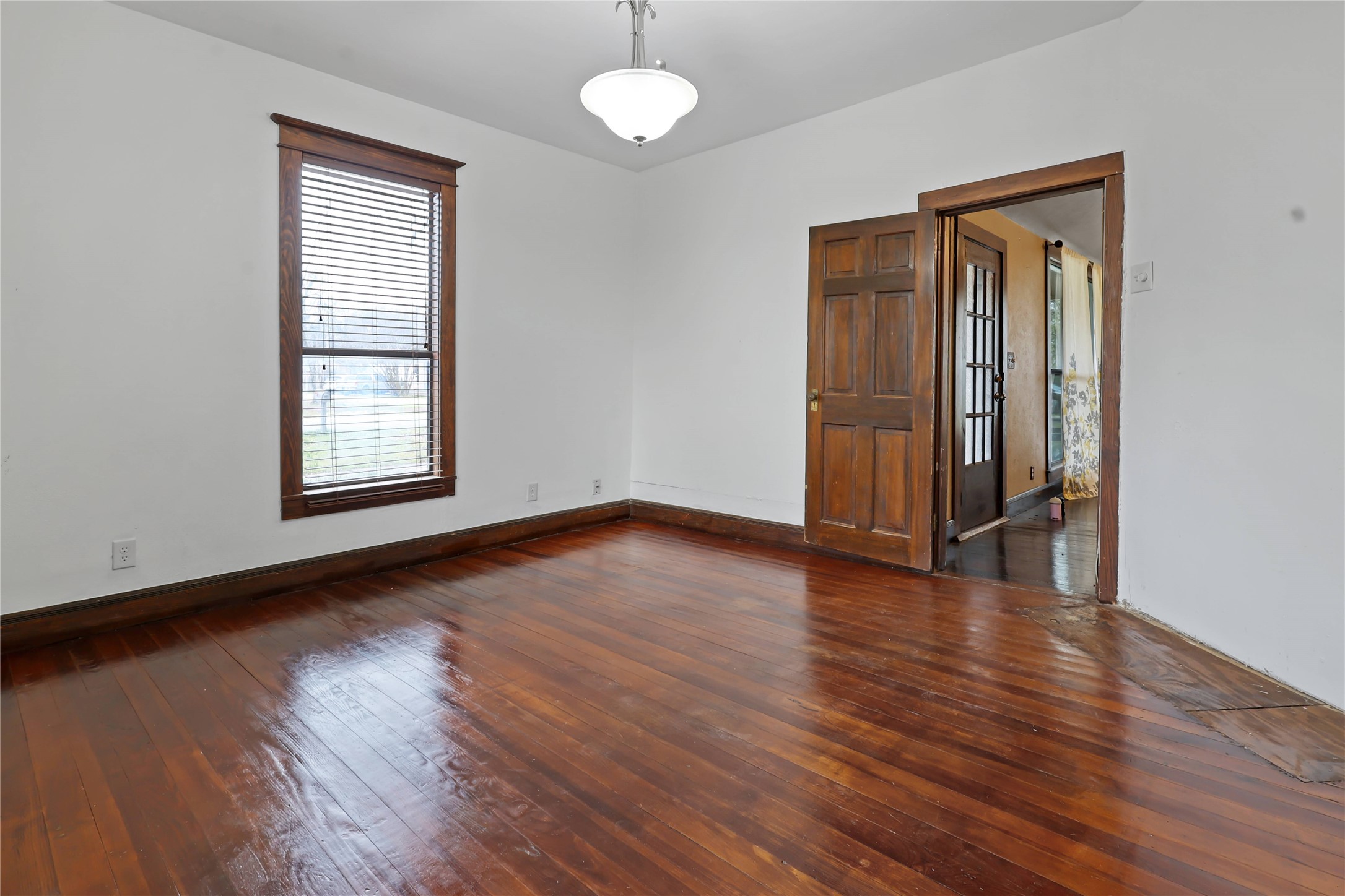 401 W Maple Street Whitewright TX 75491