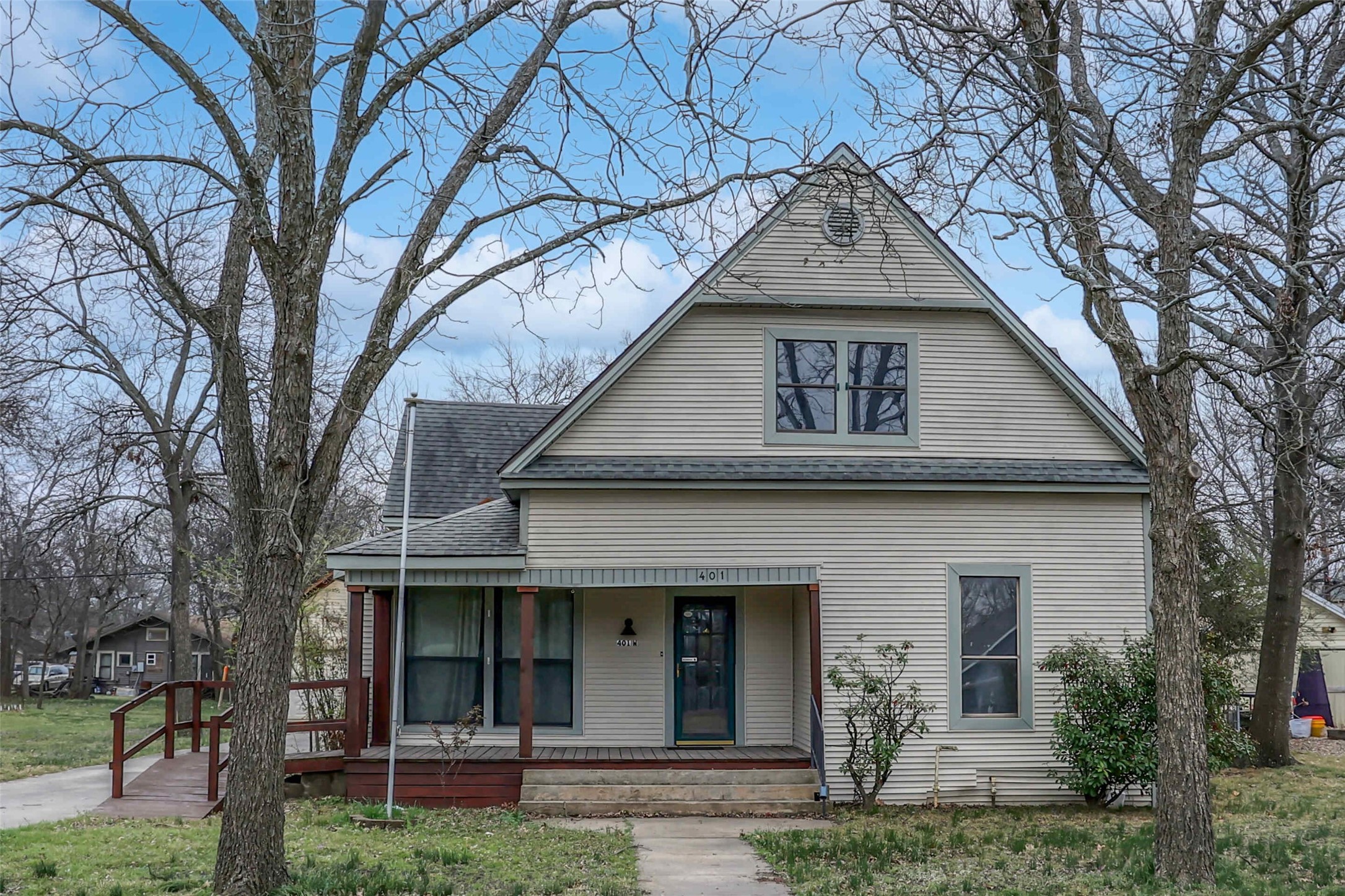401 W Maple Street Whitewright TX 75491